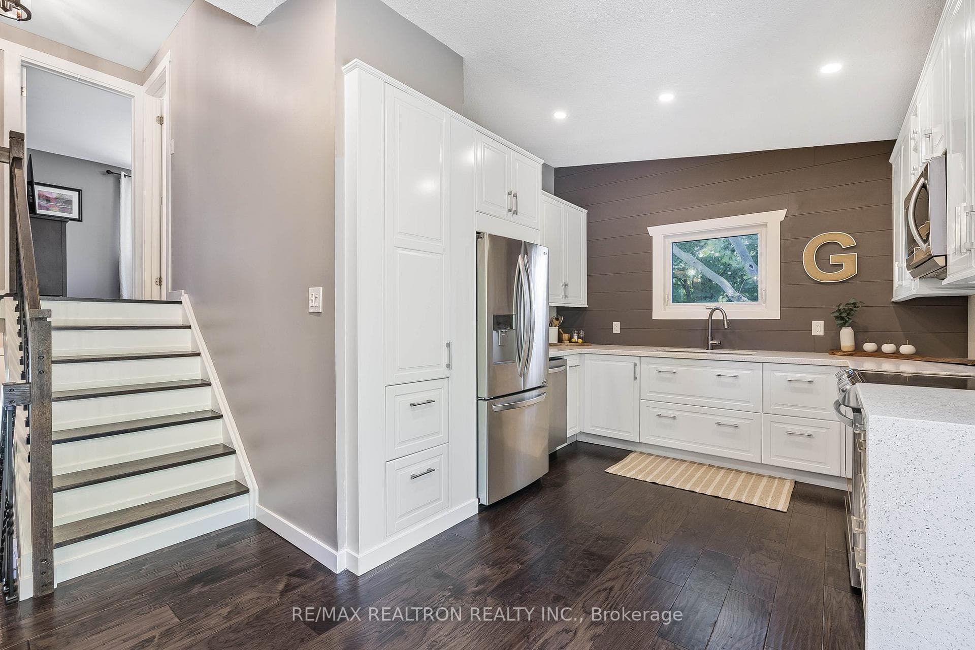 245 Sheffield Street photo 18