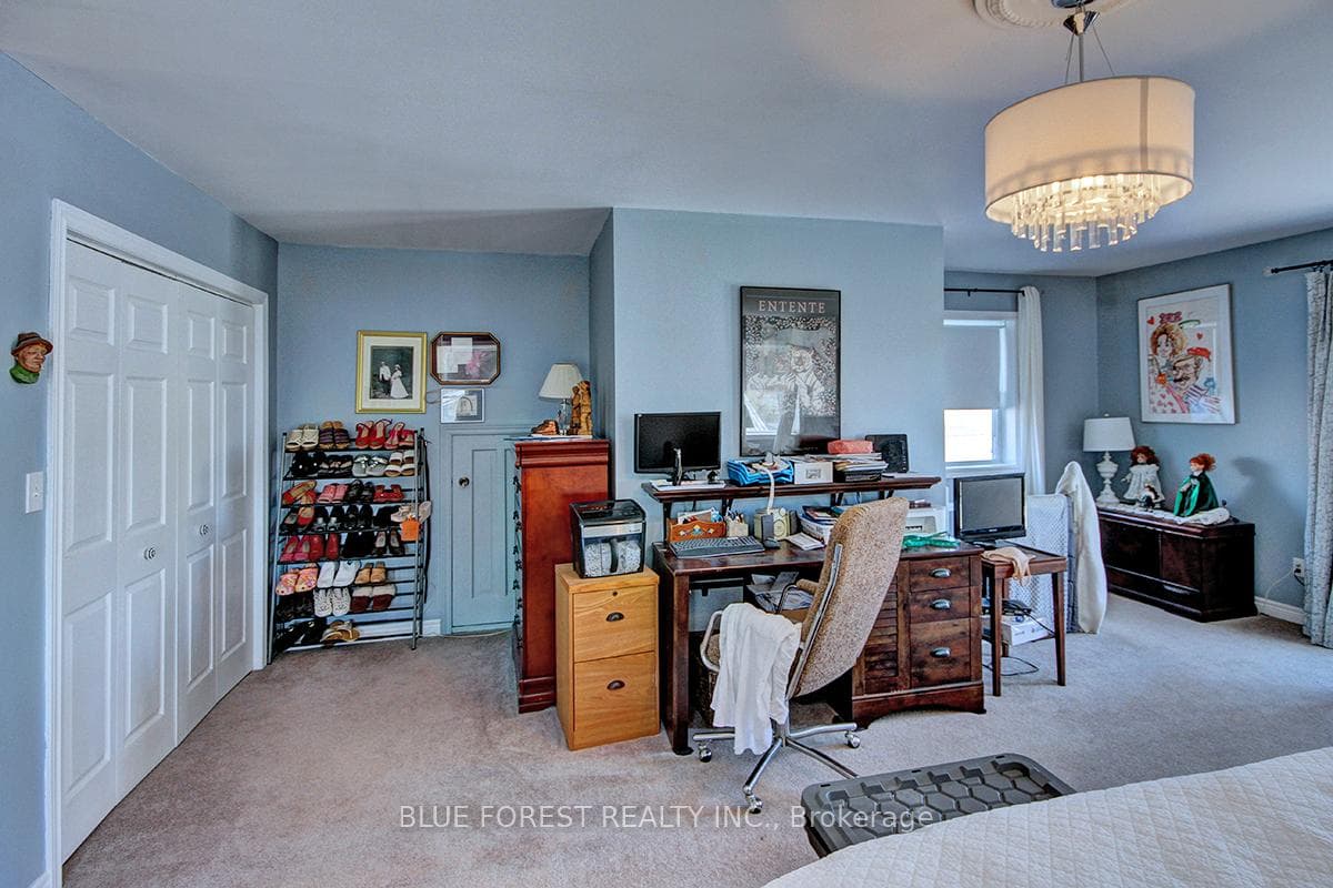 18487 Raglan Road photo 25