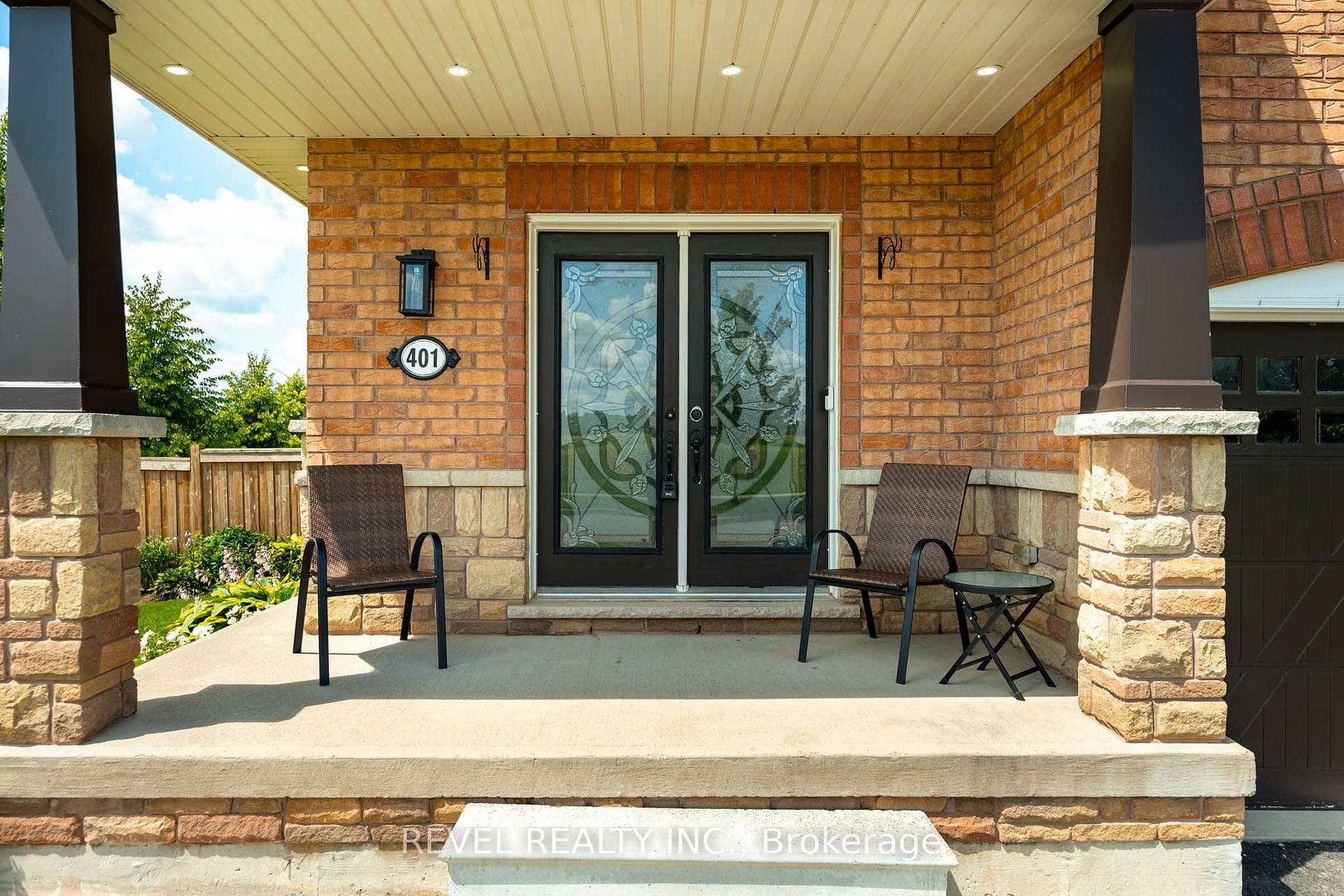 401 Tansley Street photo 7