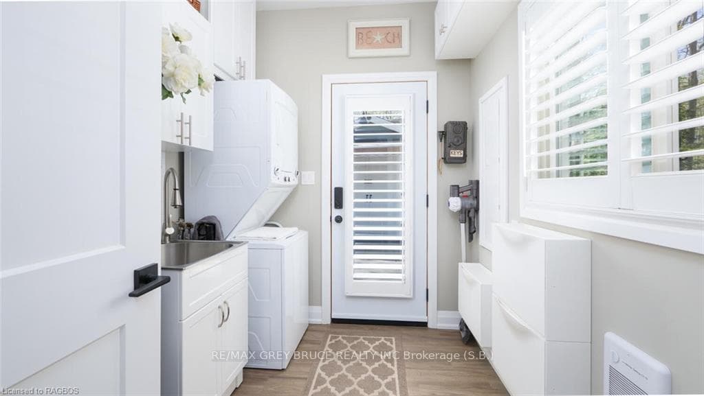 6 EDISON Circle photo 20