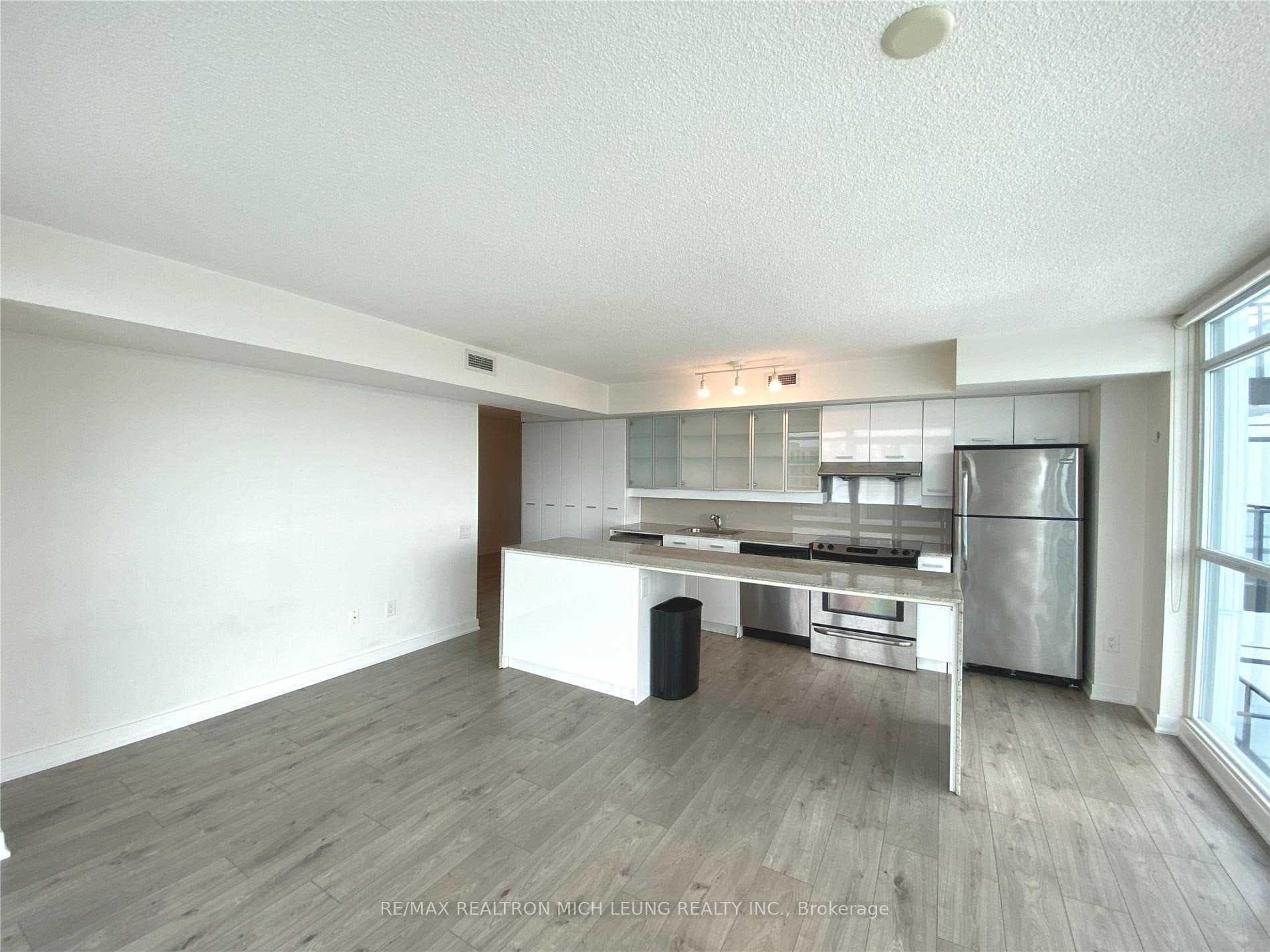33 Singer Court Unit 1002 photo 12
