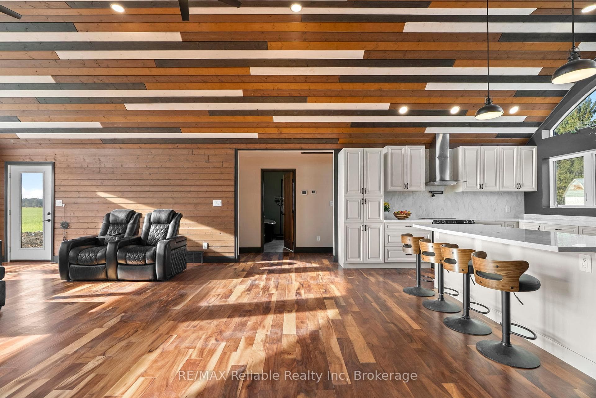 43841 Cranbrook Road photo 5