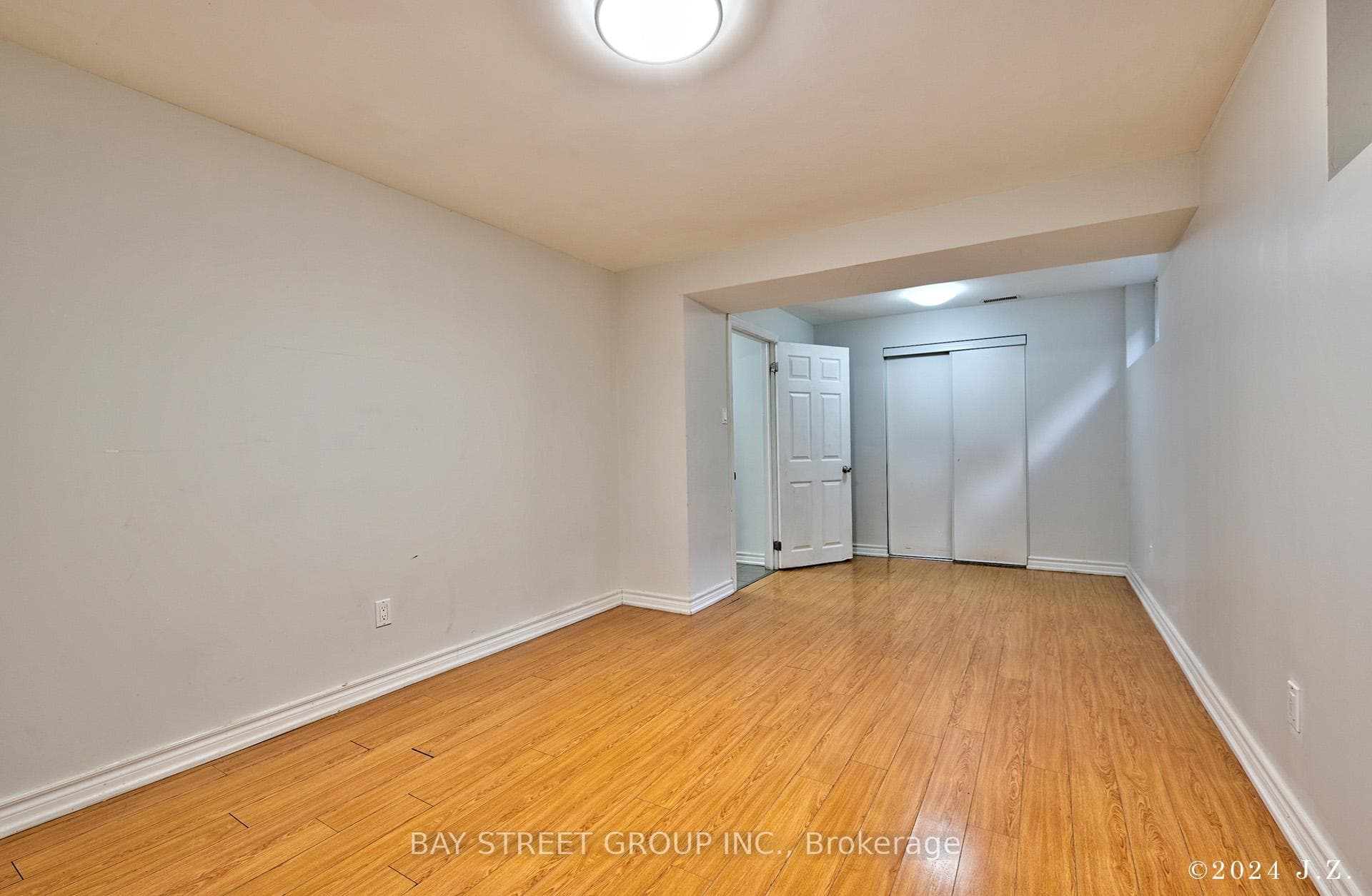 90 Banmoor Boulevard photo 27