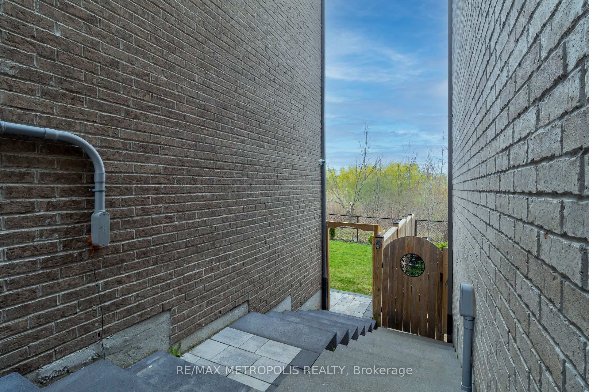 11 Purdy Place Unit BSMT photo 4