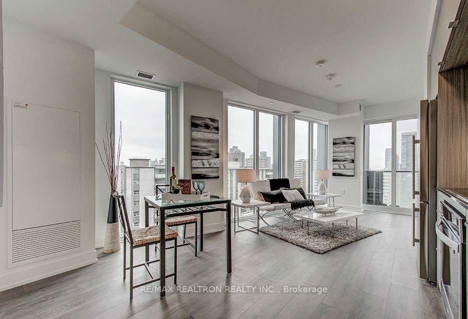 575 Bloor Street Unit 2208 photo 6