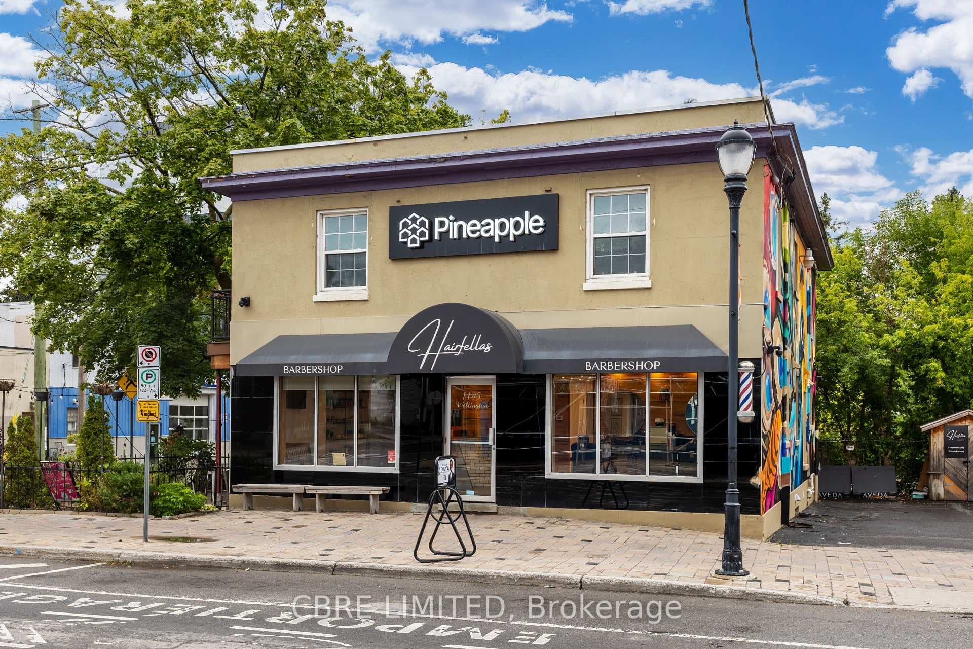 1195 WELLINGTON Street photo 1