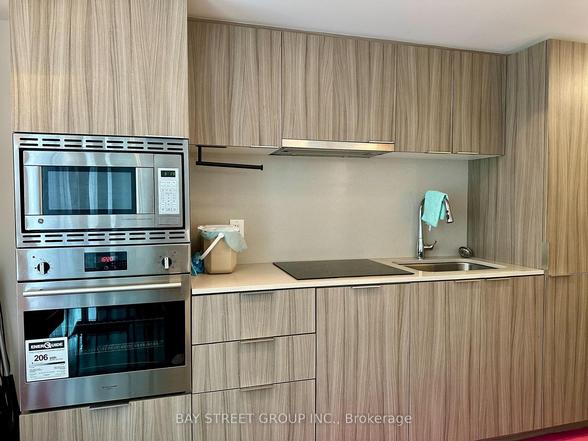 955 Bay Street Unit 821 photo 6