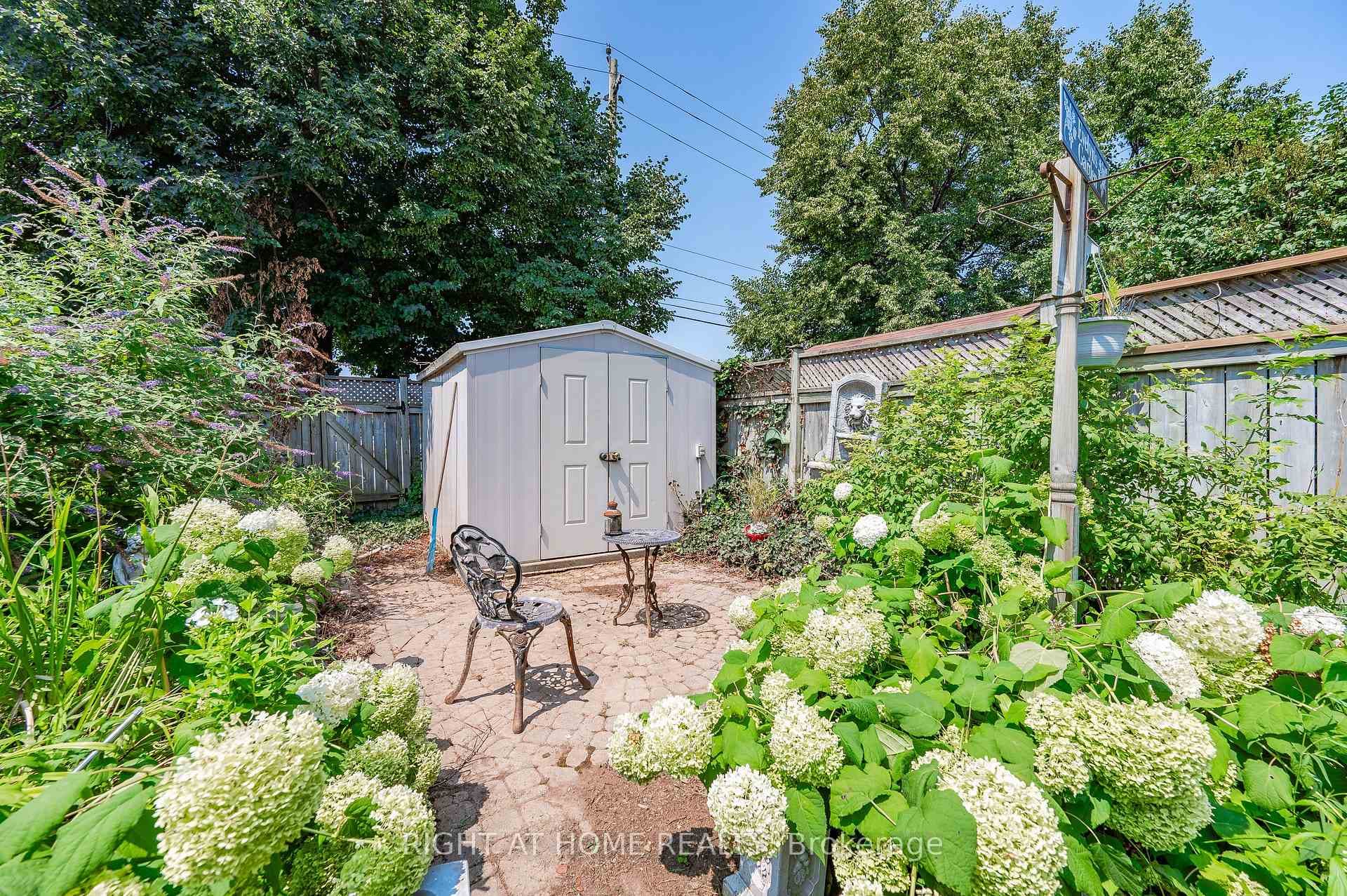 5516 Schueller Crescent photo 37