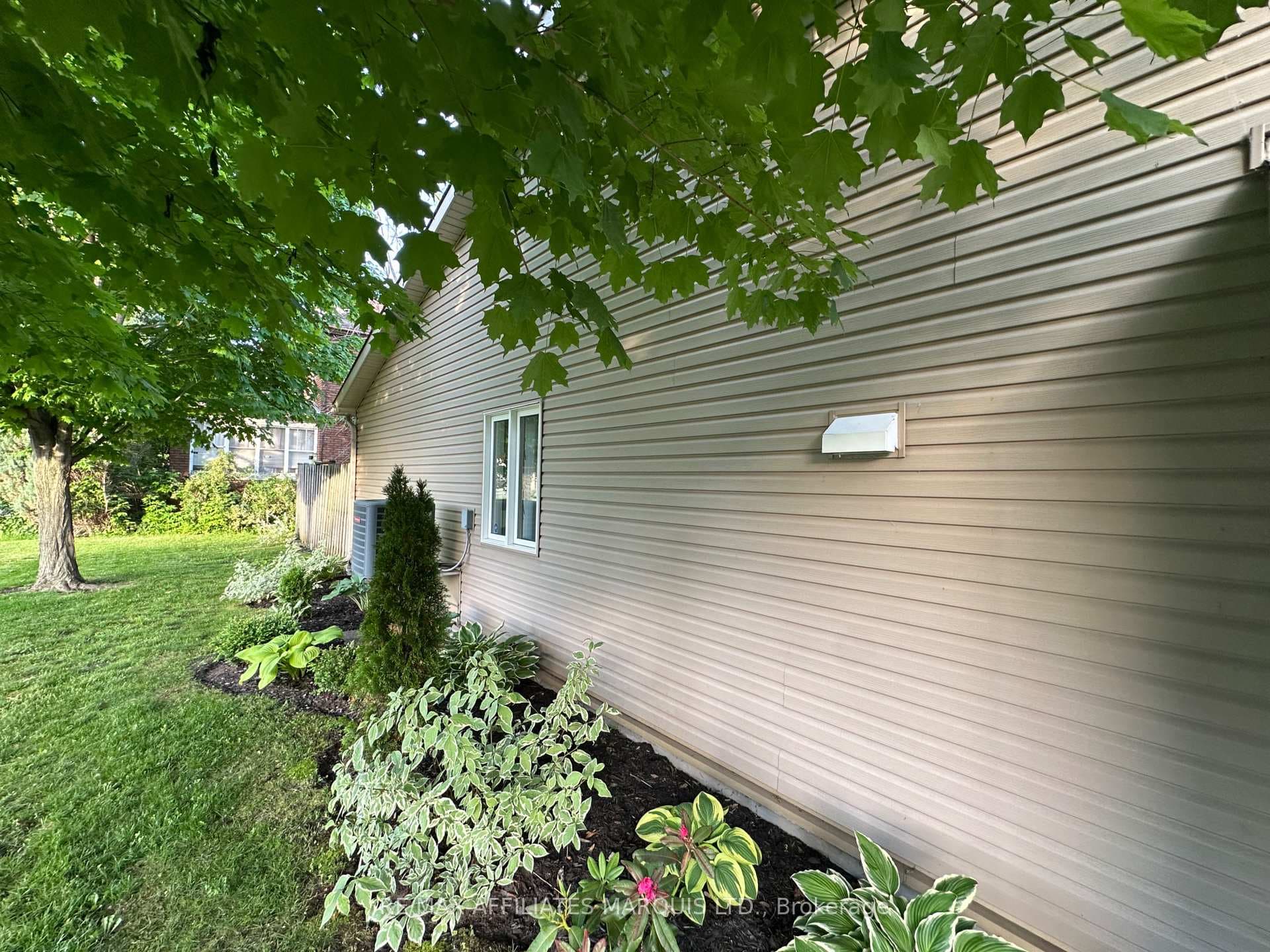 136 Fourth Street Unit 1 photo 3