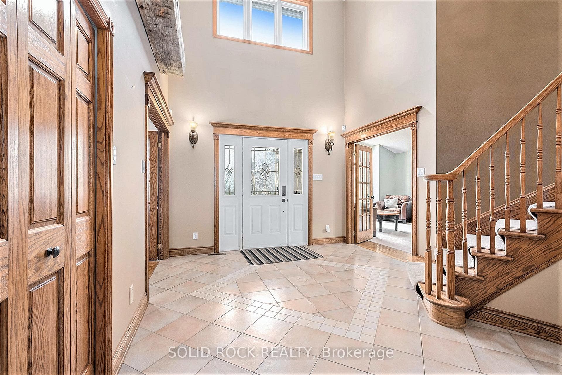 Large 2 Story Foyer