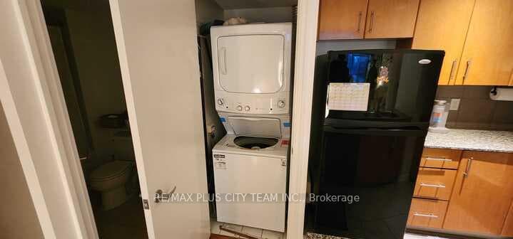 16 Yonge Street Unit 1606 photo 12