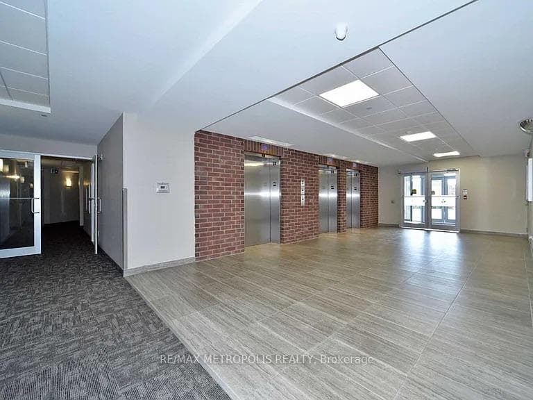39 New Delhi Drive Unit 512 photo 23