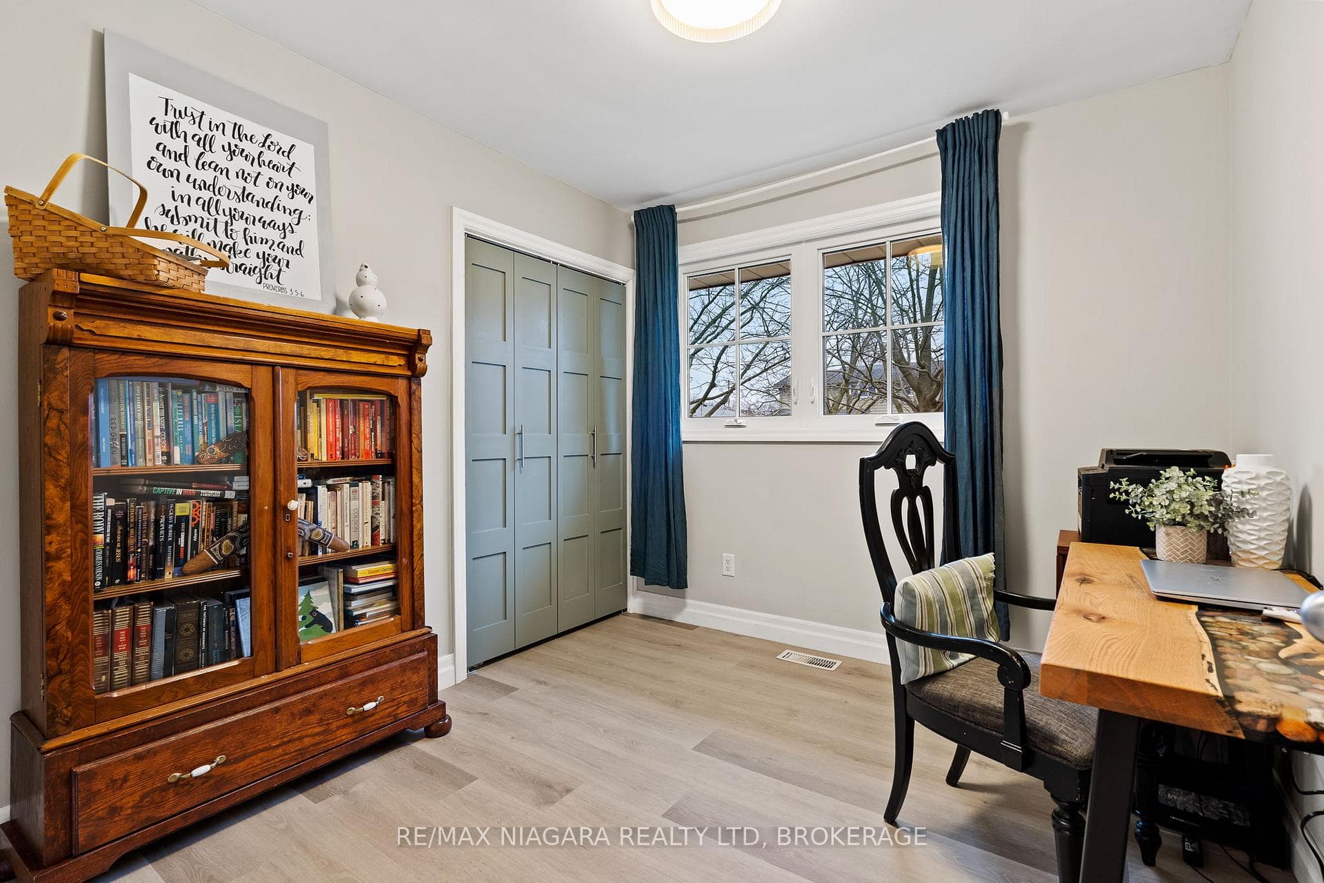 7 King's Grant Road photo 20