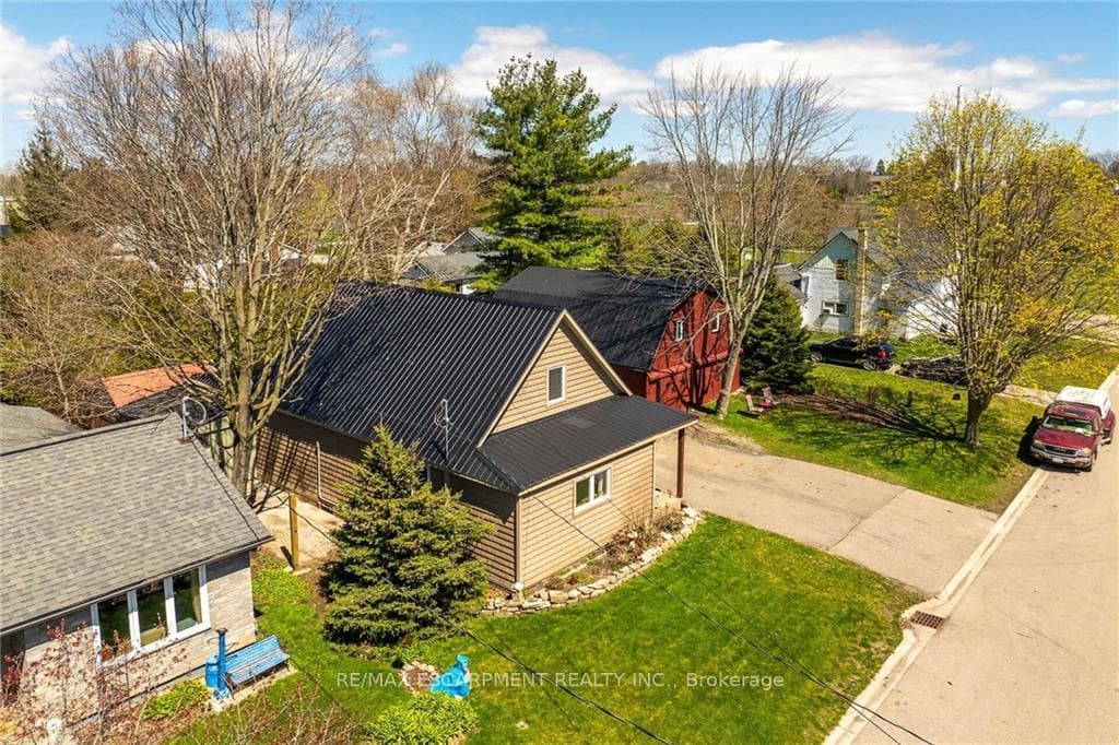 109 Mcnab Street photo 37