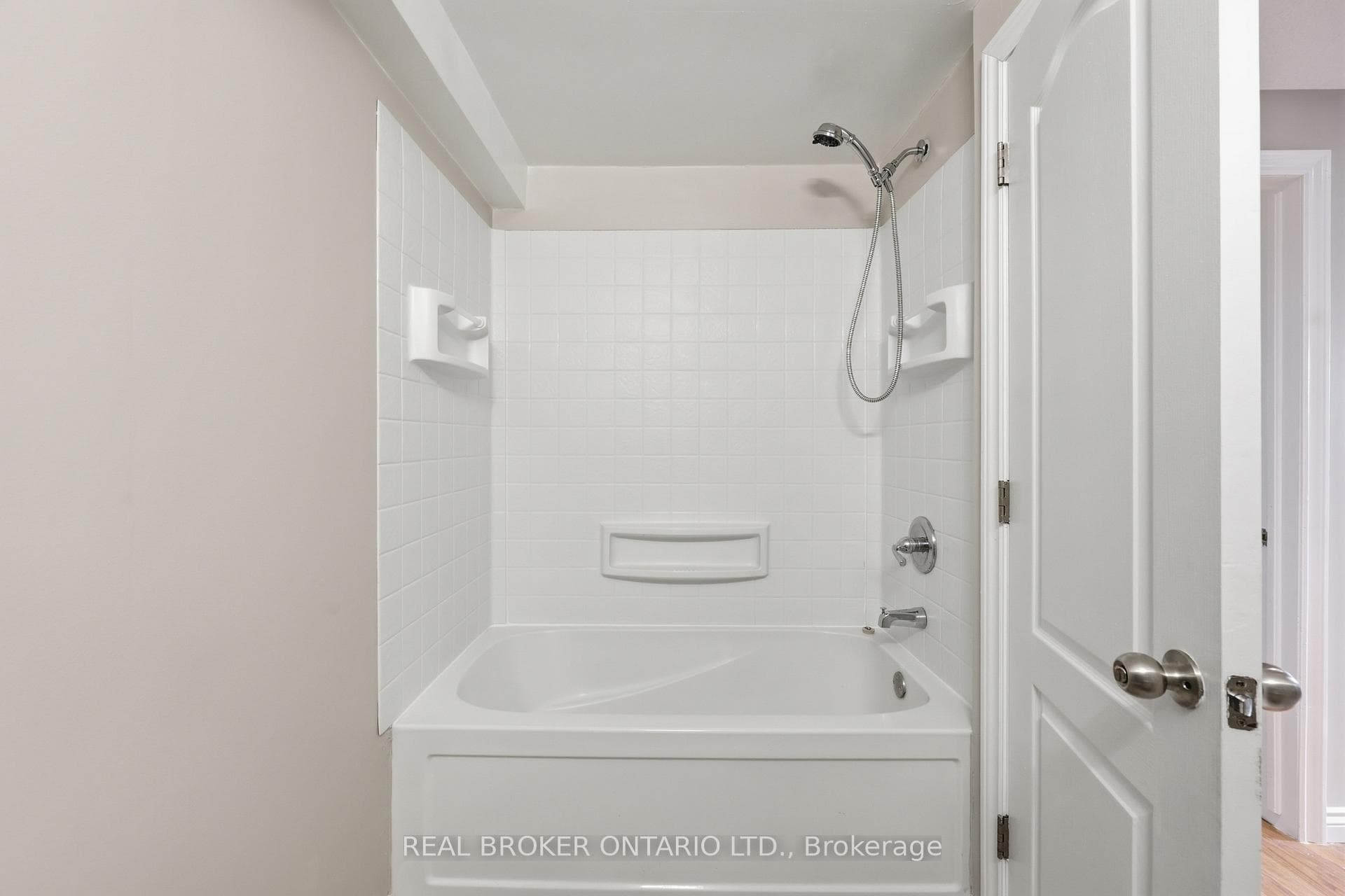 42 Terrace Avenue photo 23