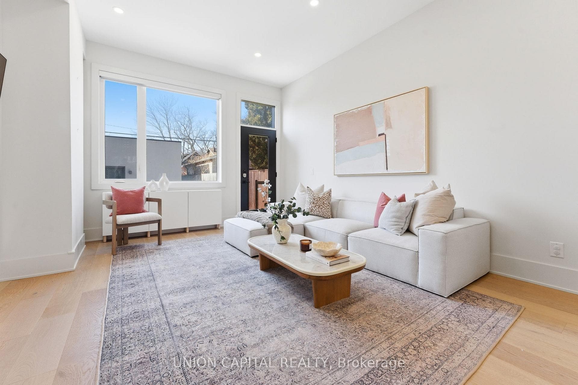 544B Beresford Avenue photo 11