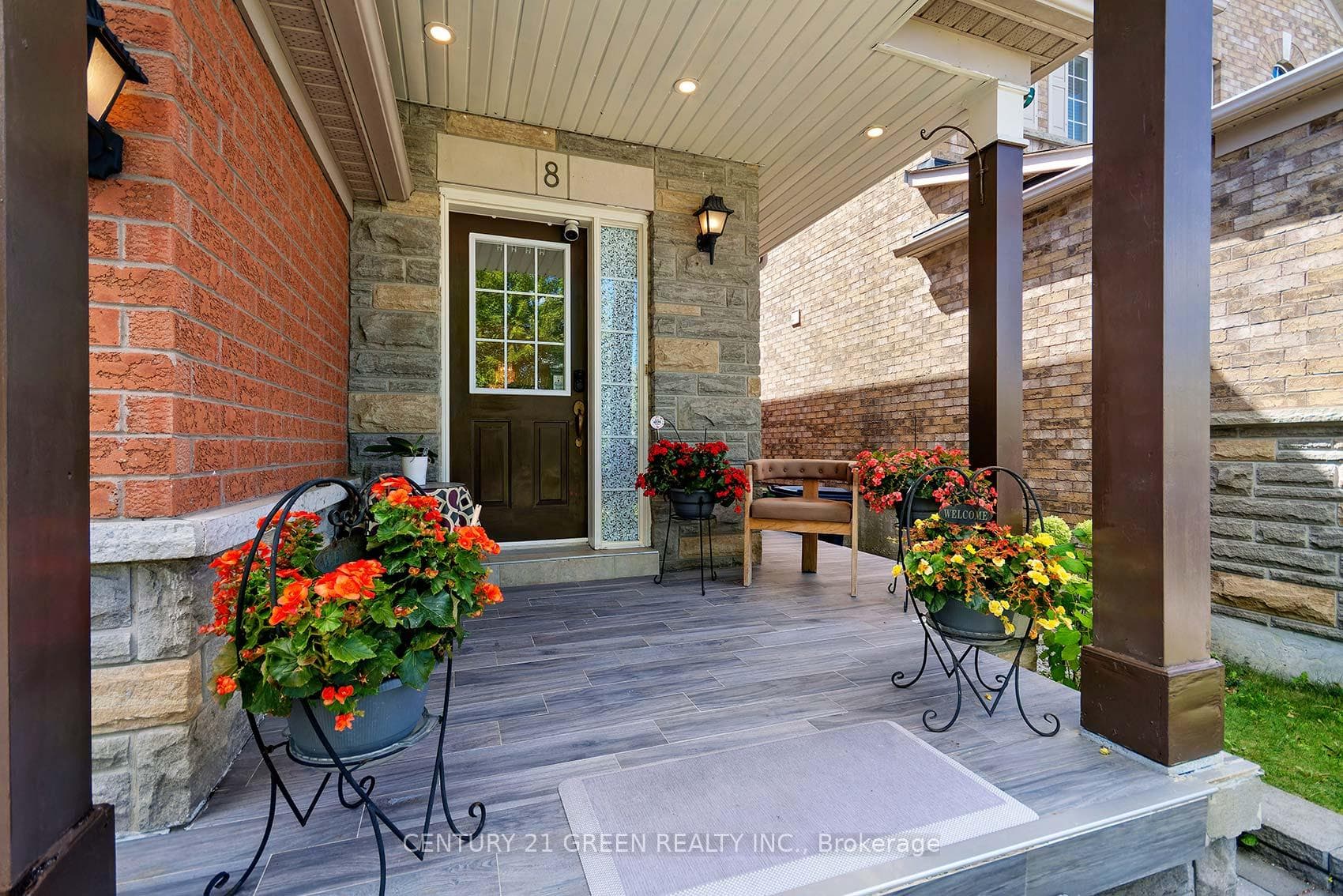8 Lampman Drive photo 4