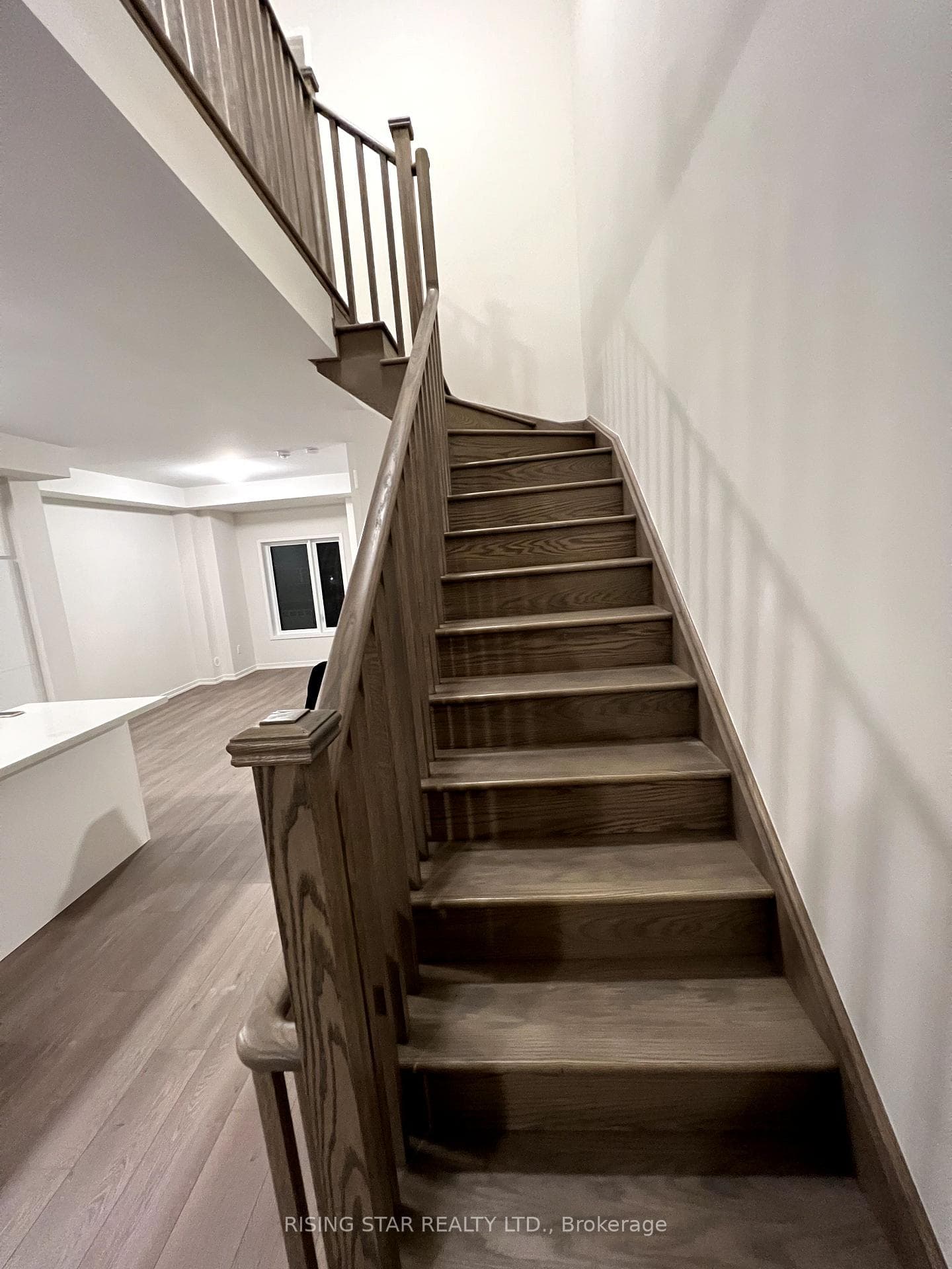 20 Queensland Crescent photo 9
