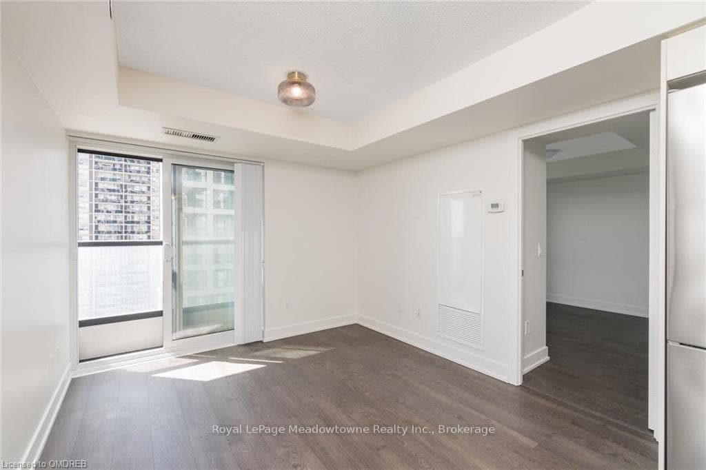 7 MABELLE Avenue Unit 910 photo 11