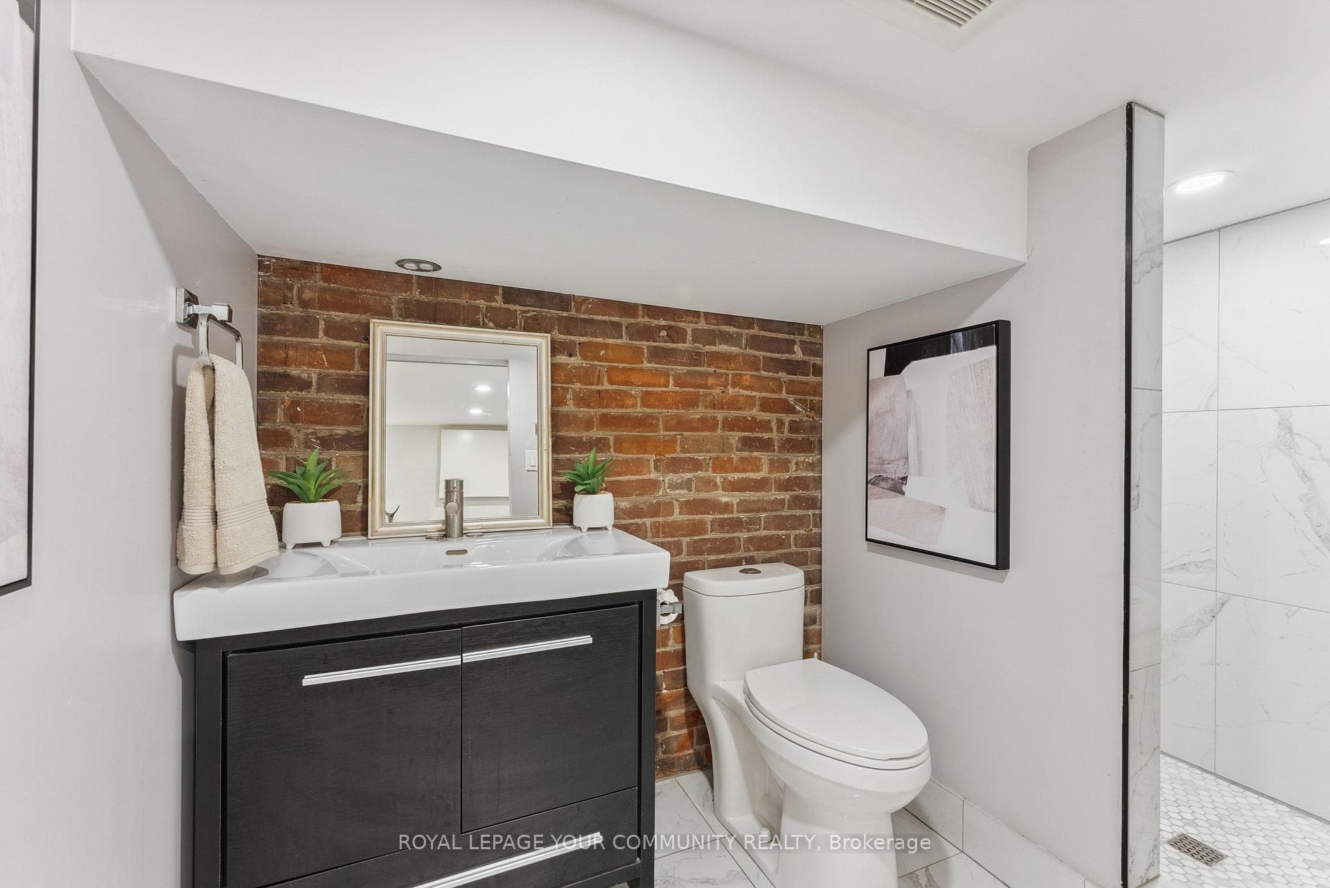 12 Lamb Avenue photo 35