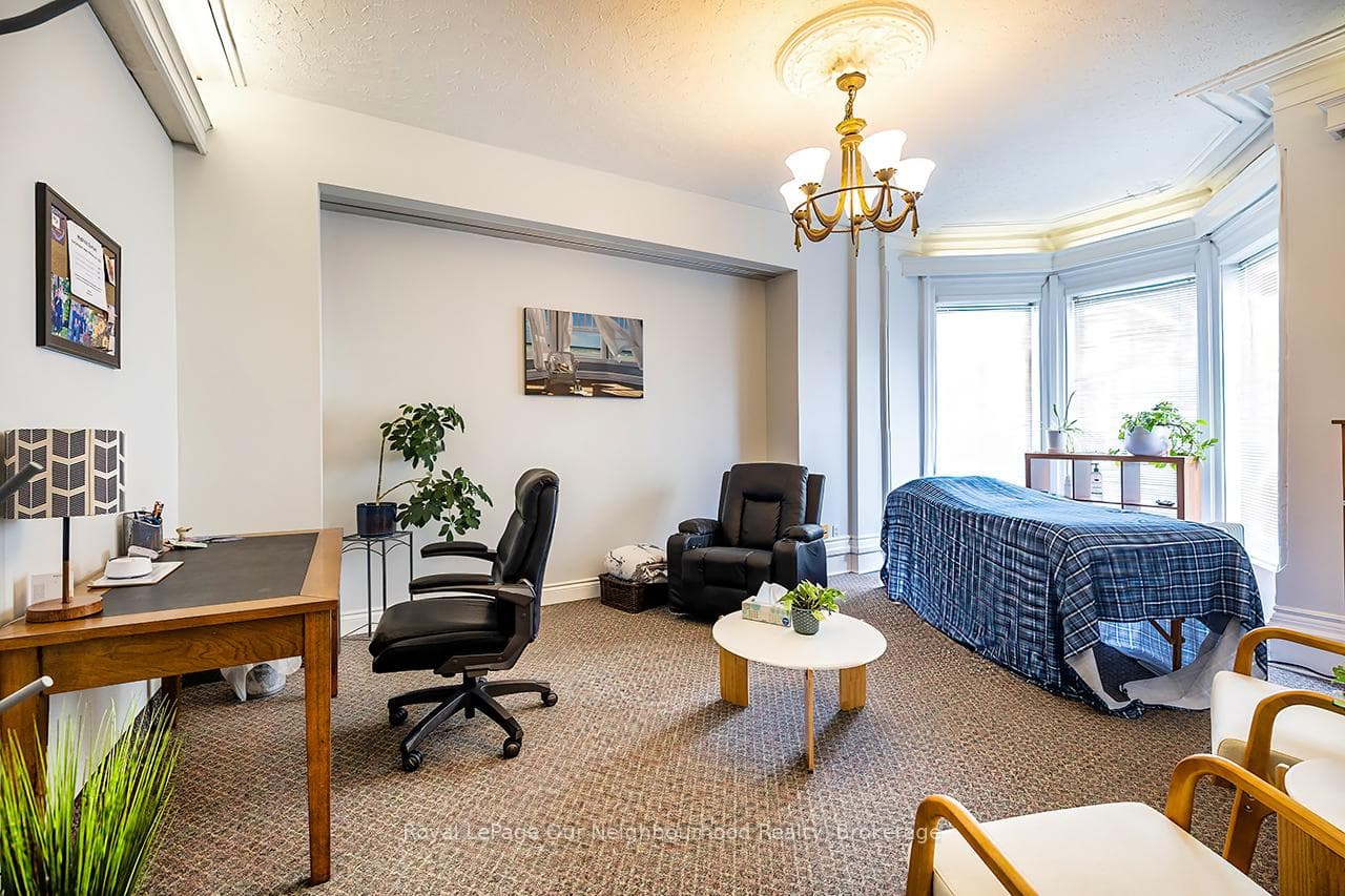 71 Albert Street photo 50