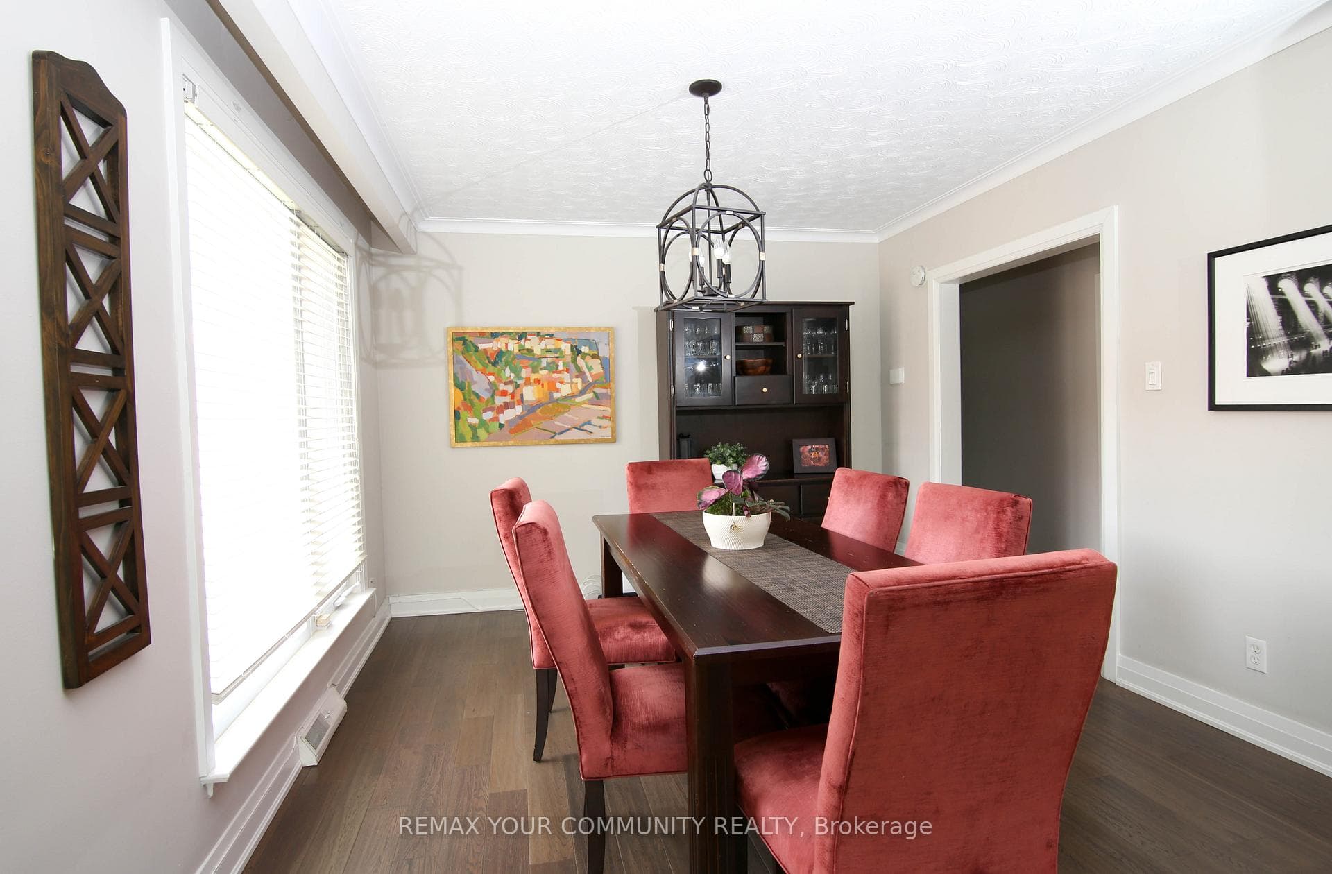 215 Honiton Street photo 9