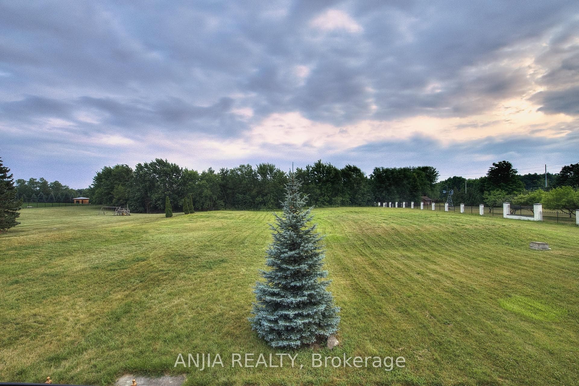 44 Bellini Avenue photo 41