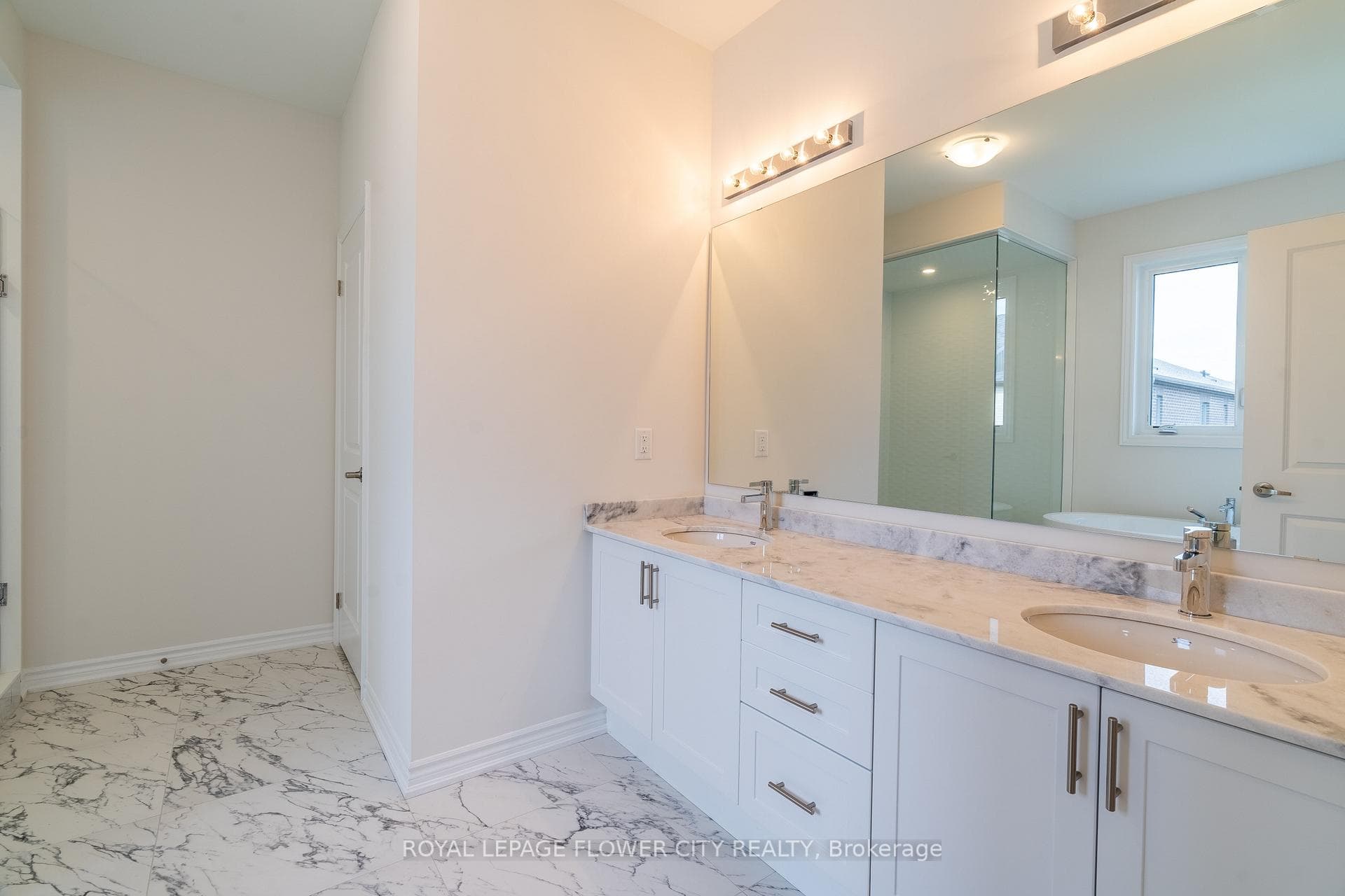 23 Galvin Avenue photo 18