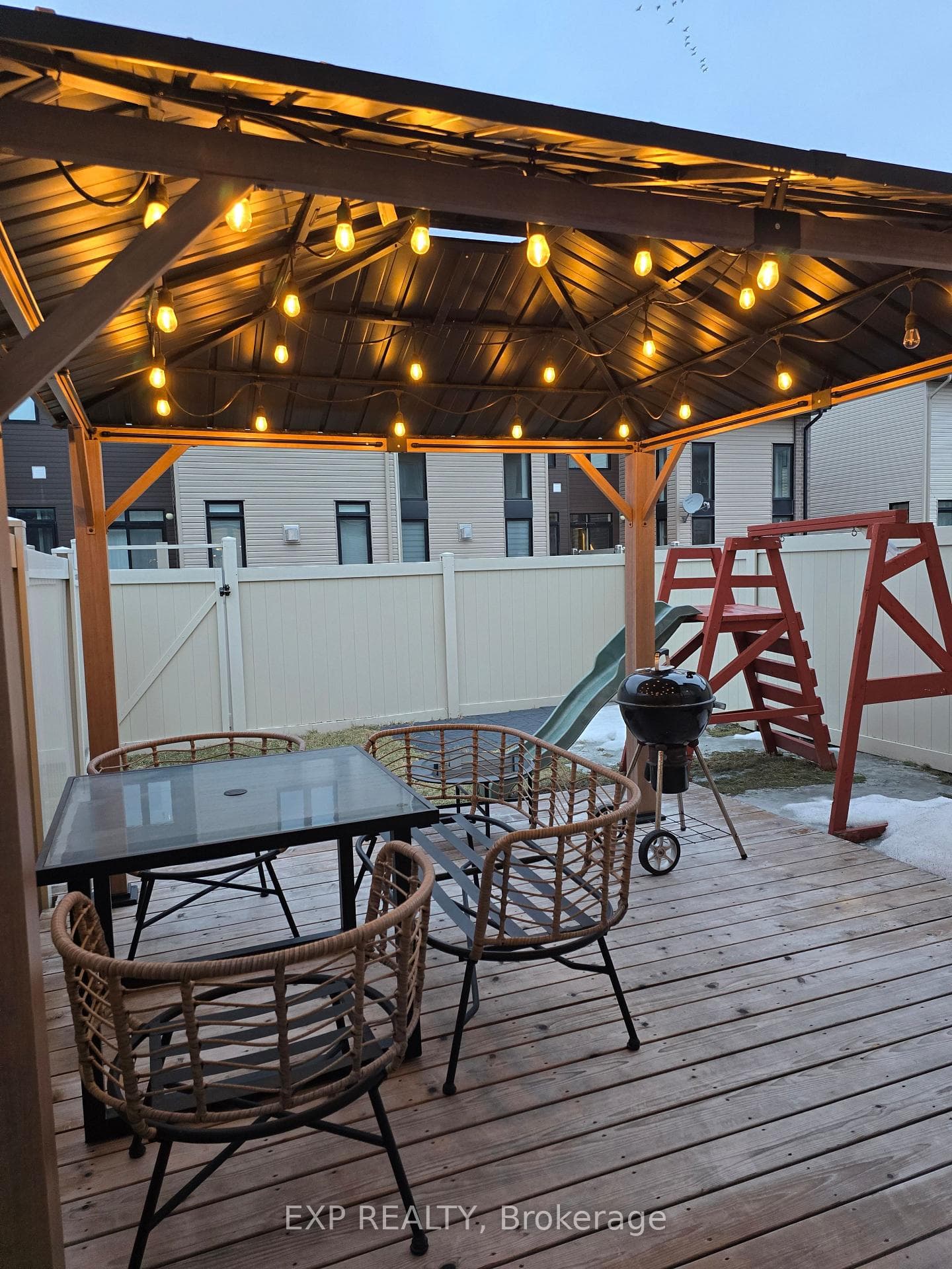 528 Triangle Street photo 19