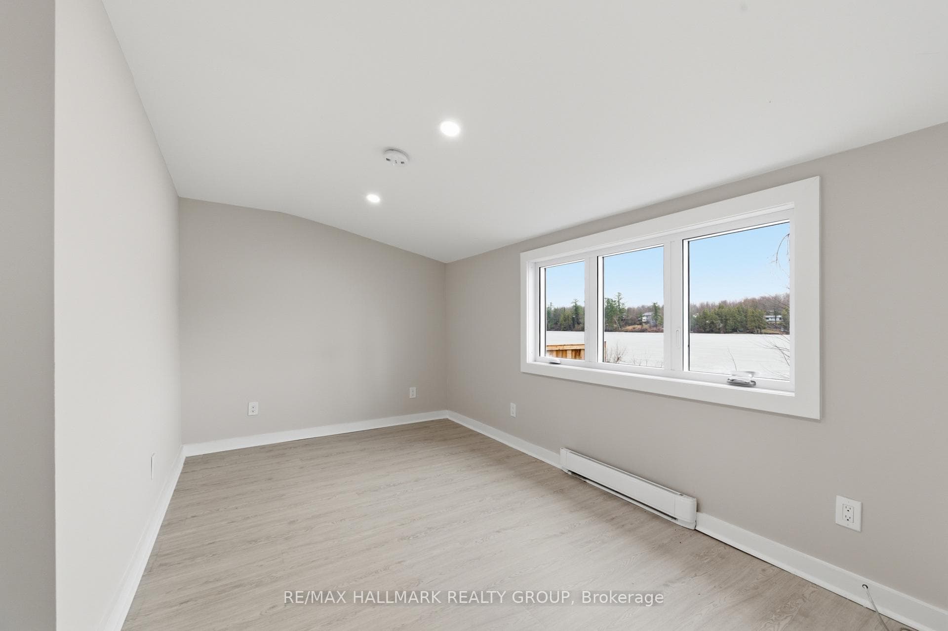 1114 Bayview Drive photo 22