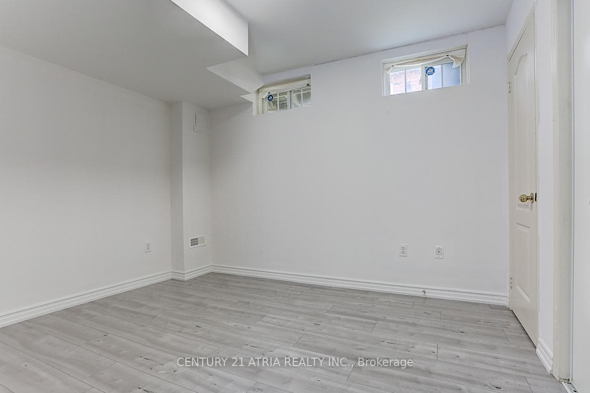 733 cornell rouge Boulevard photo 23