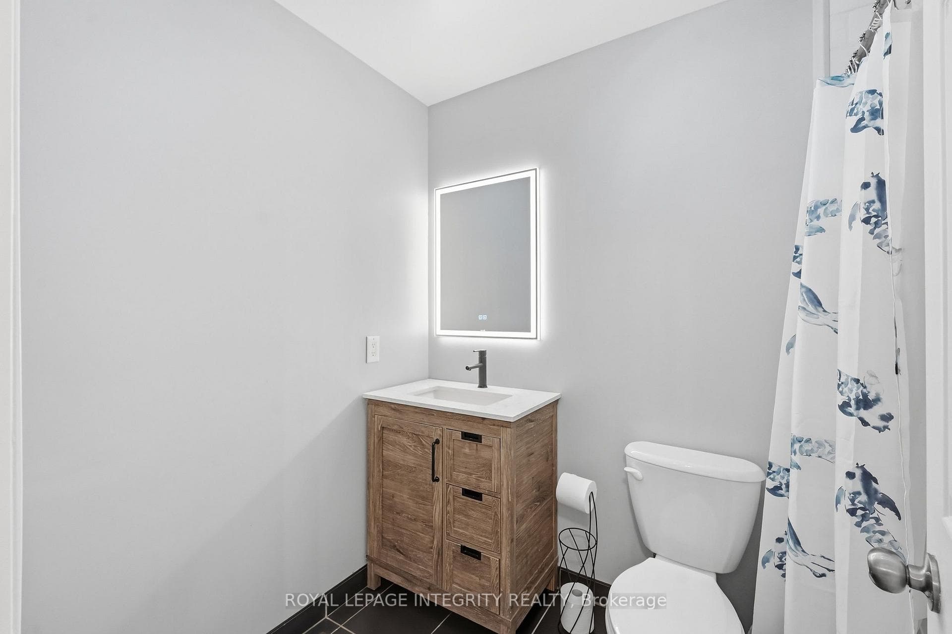 300 Rolling Meadow Crescent photo 31