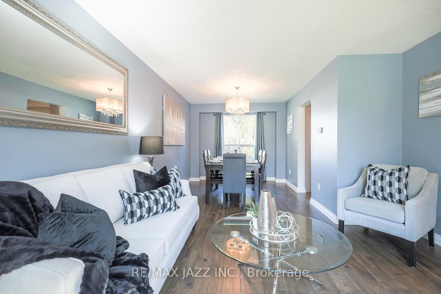 112 Yorkville Drive photo 9