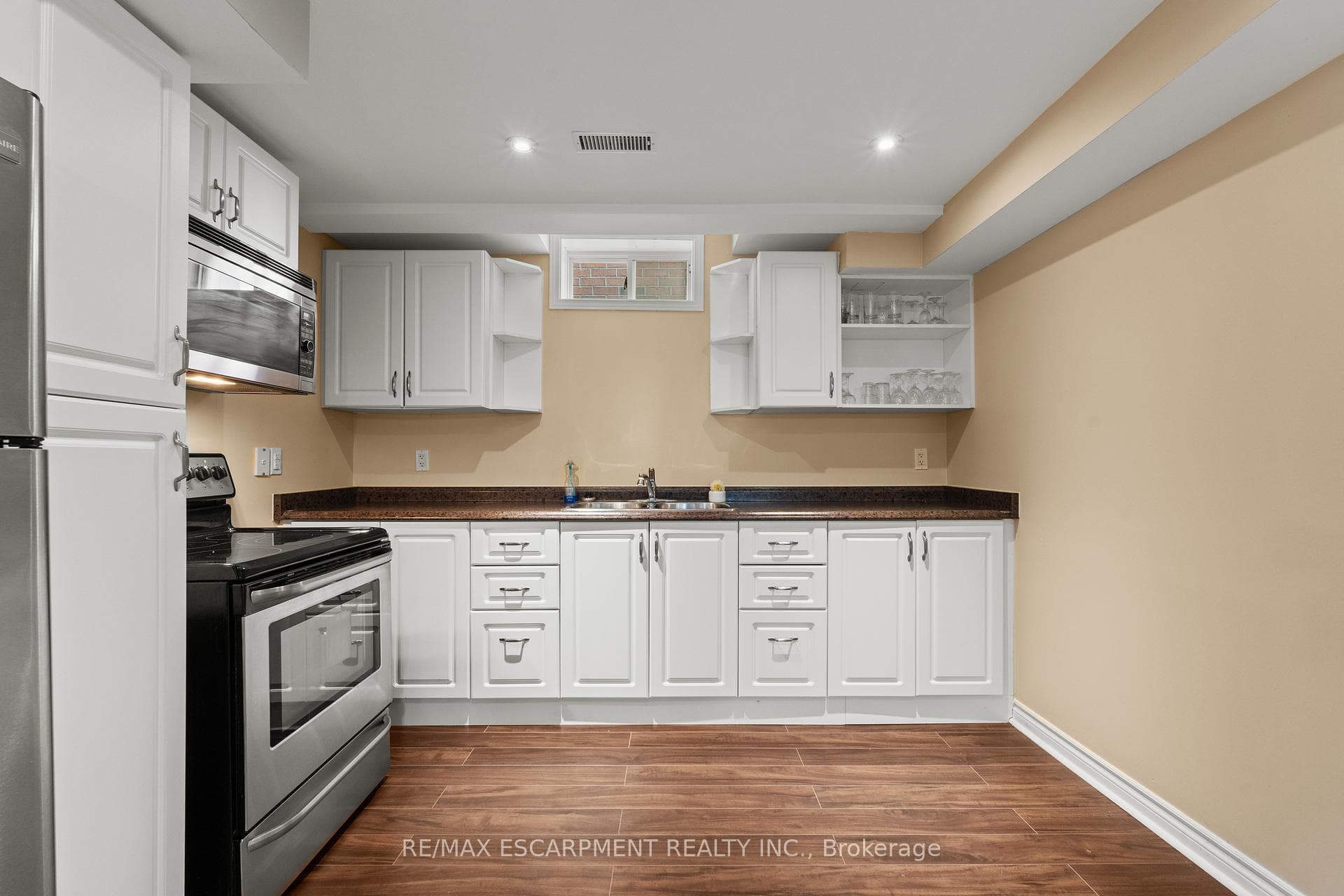 200 Miller Drive photo 38