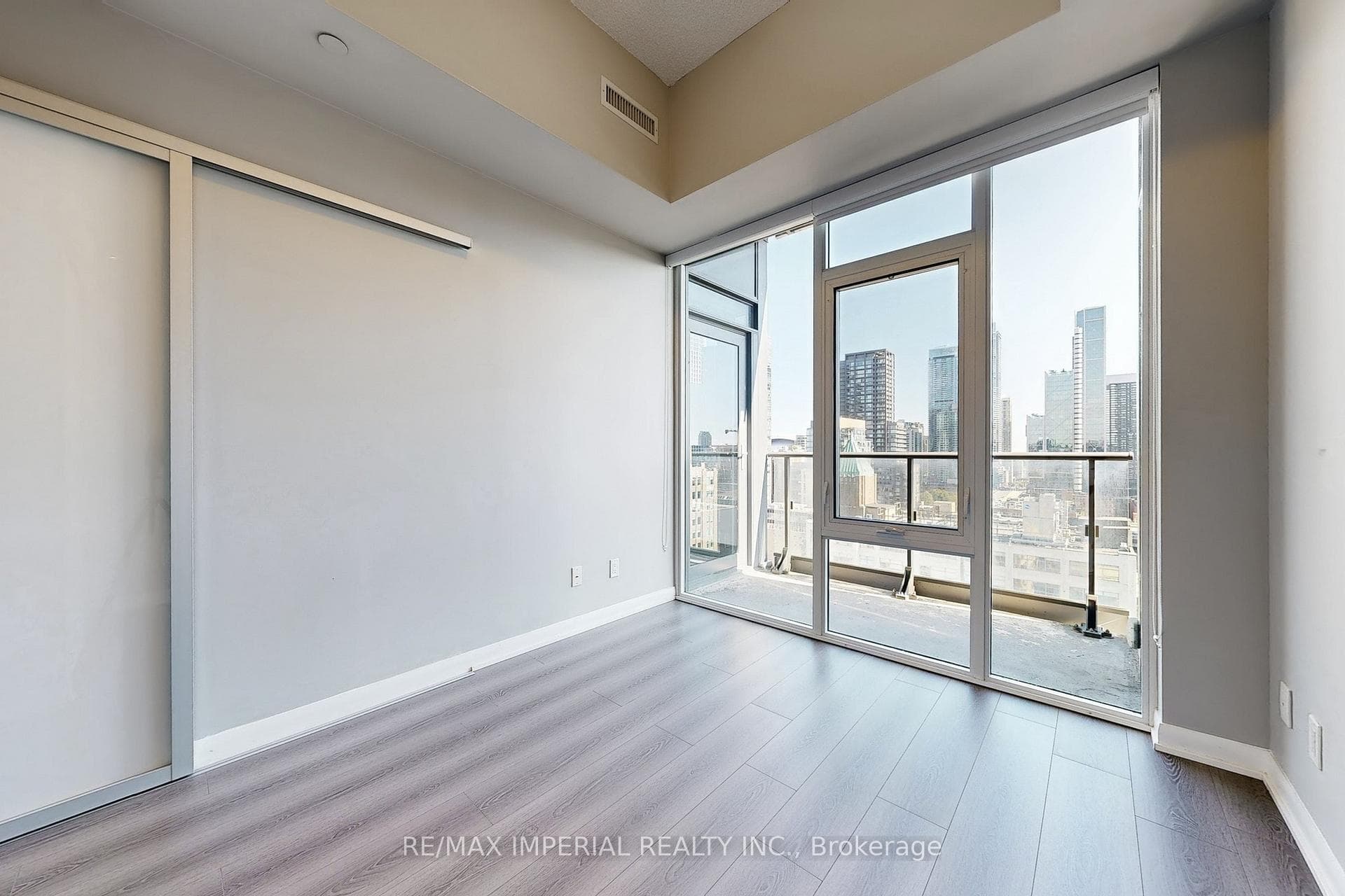 435 Richmond Street Unit Ph104 photo 16