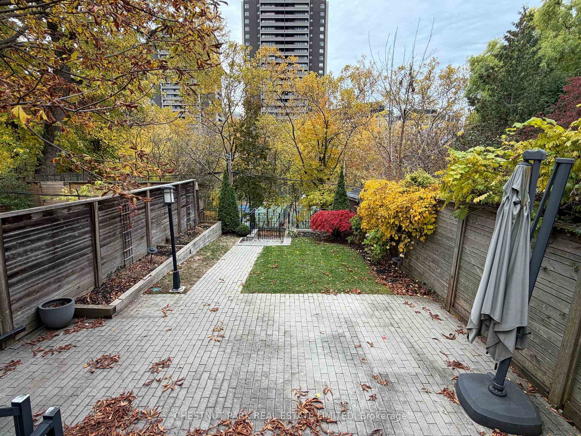 93 Roxborough Street photo 21