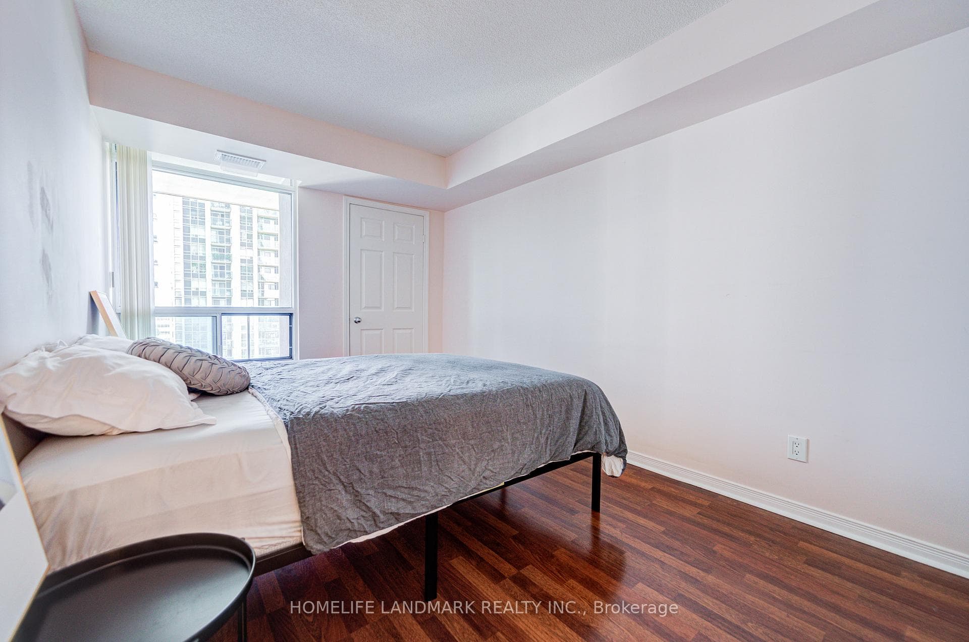 28 Harrison Garden Boulevard Unit 1209 photo 11