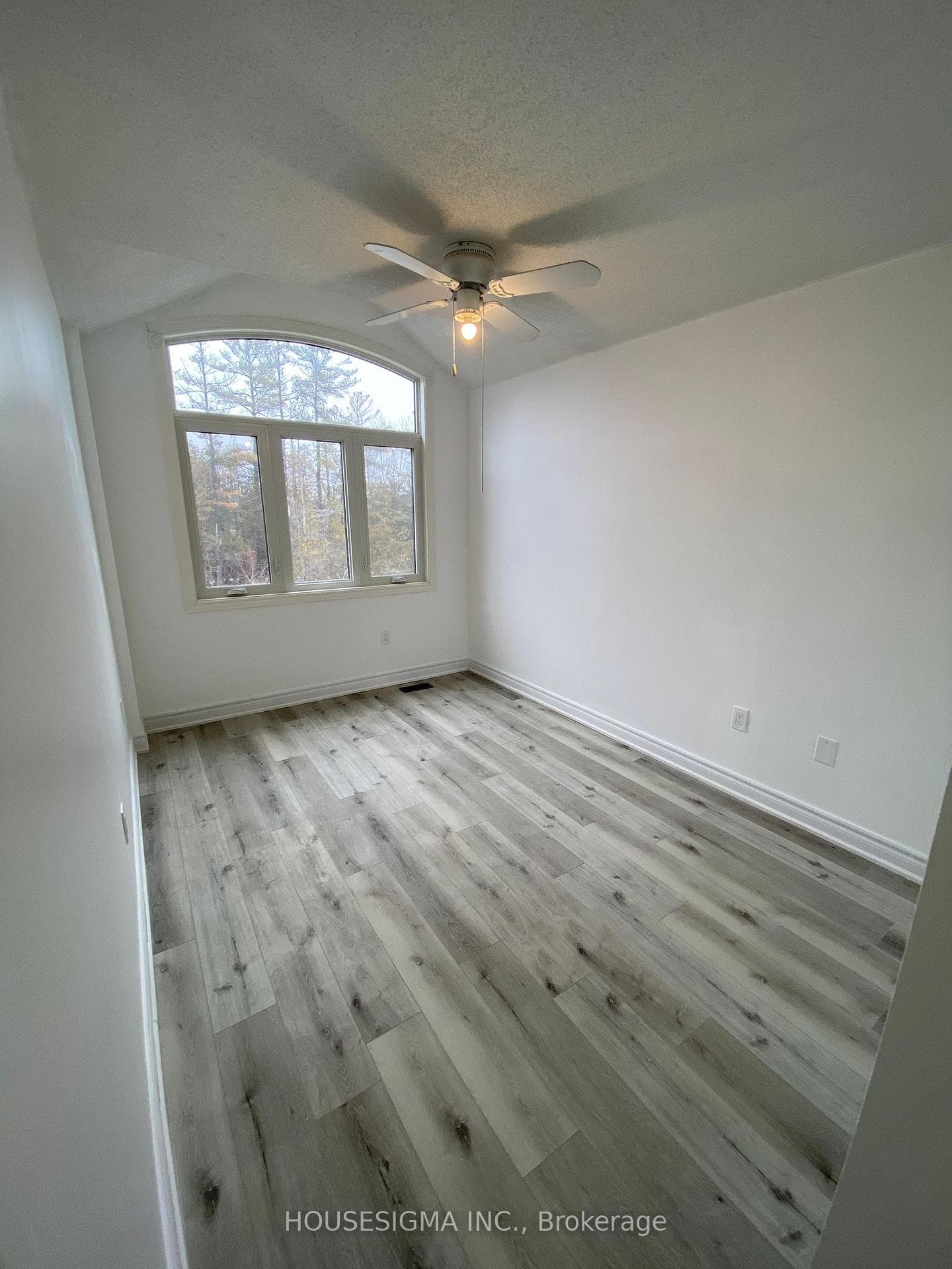 1430 Forest Street photo 23