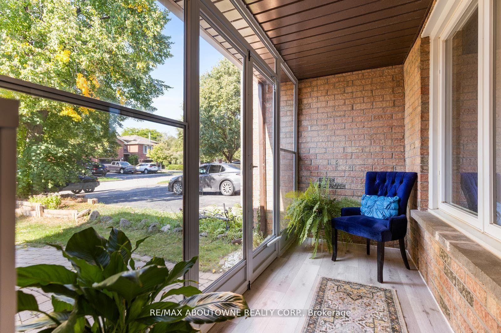 1118 Avondale Drive photo 3