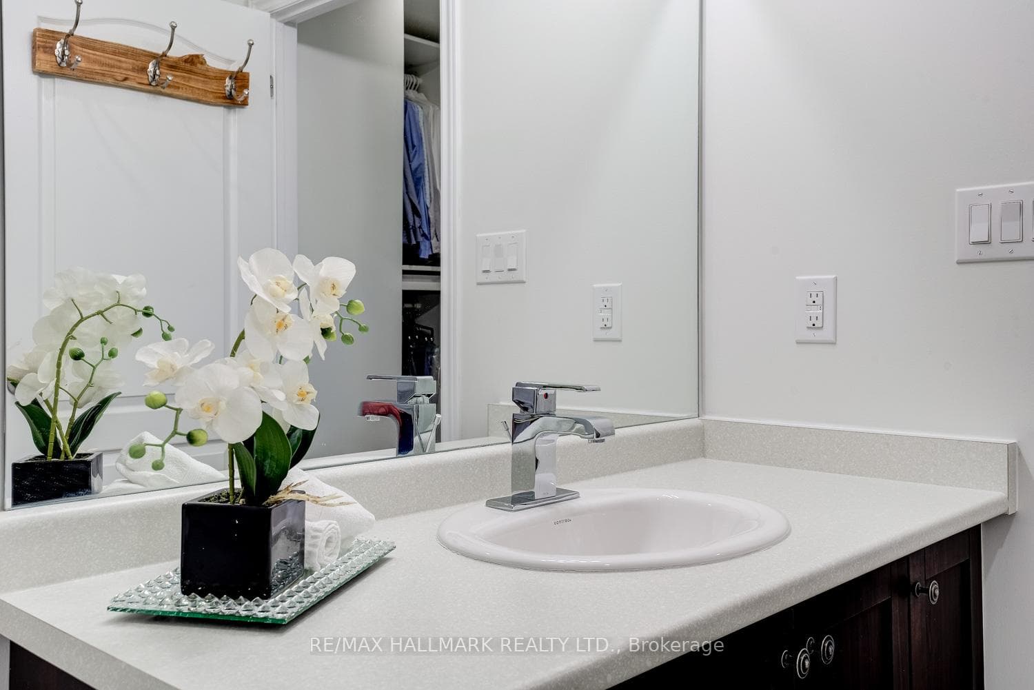 3905 Major Mackenzie Drive Unit 231 photo 27
