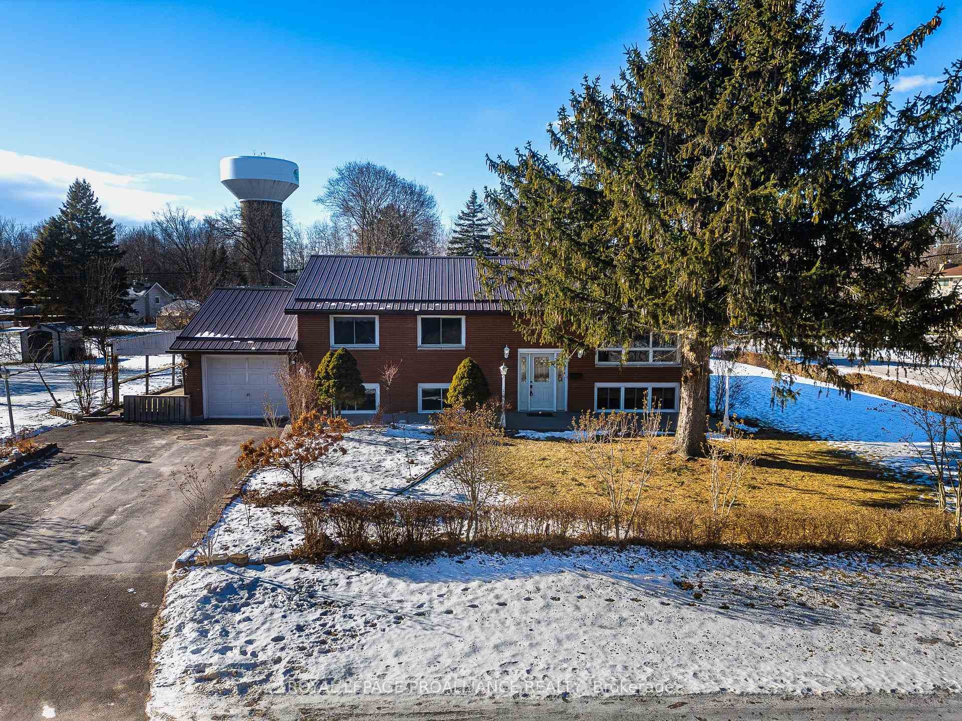 181 Colonial Road photo 2