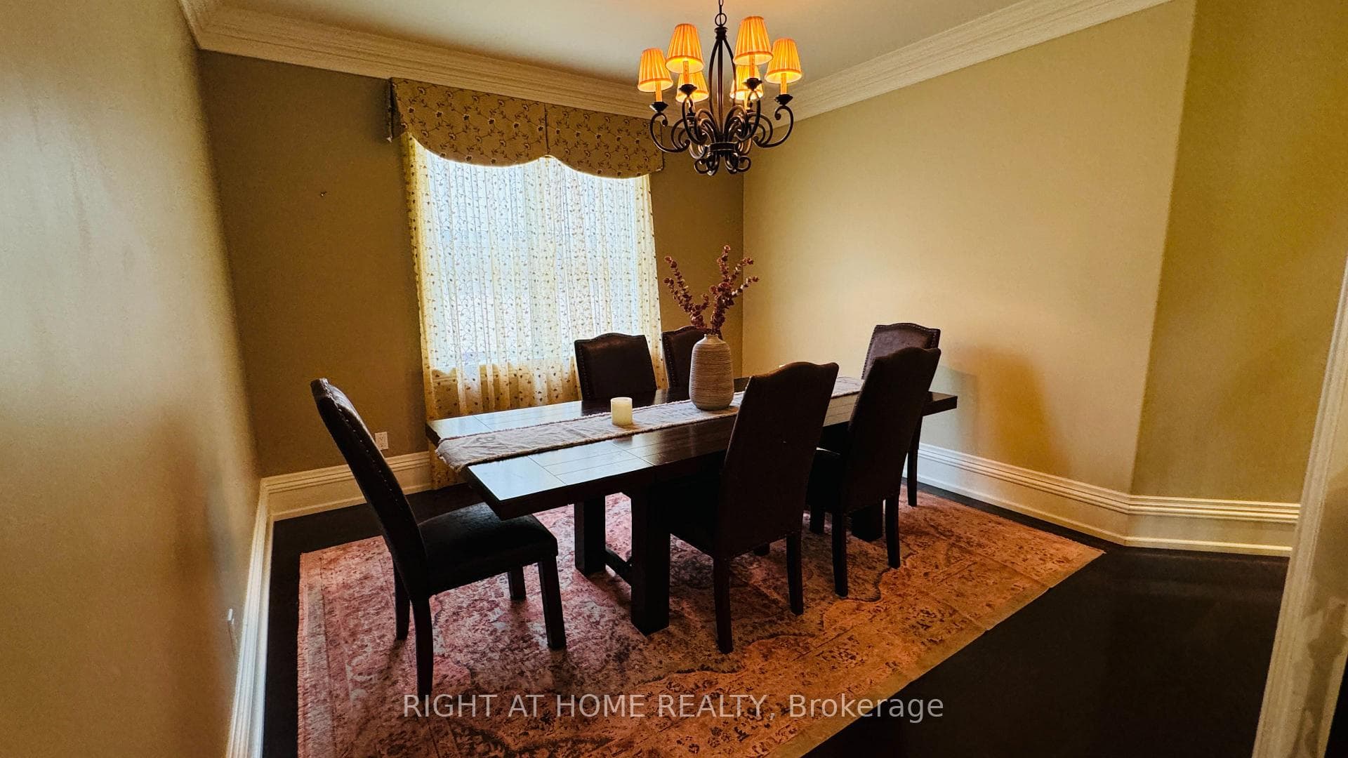 521 Henry Street photo 5