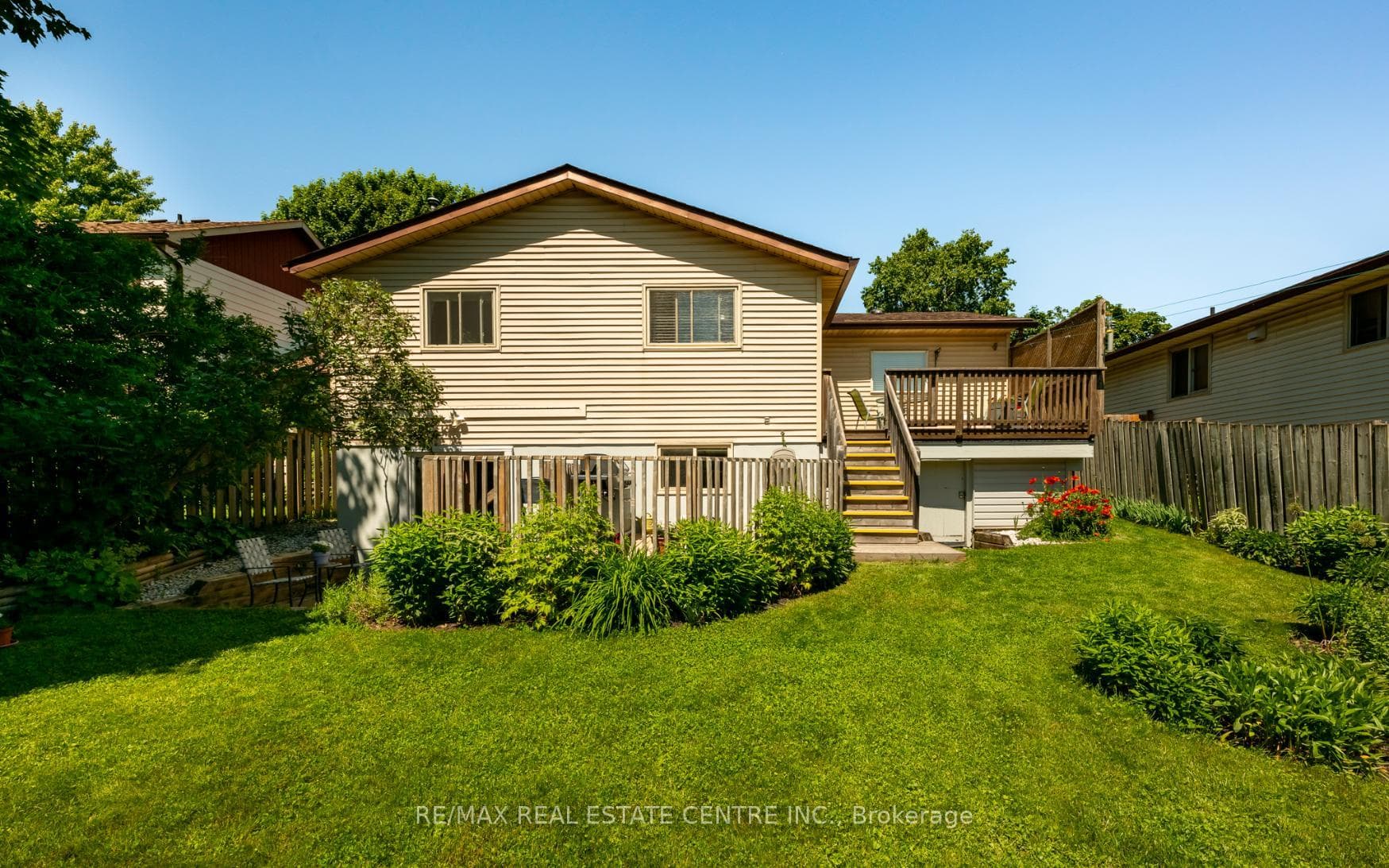 76 Sanderson Drive photo 23