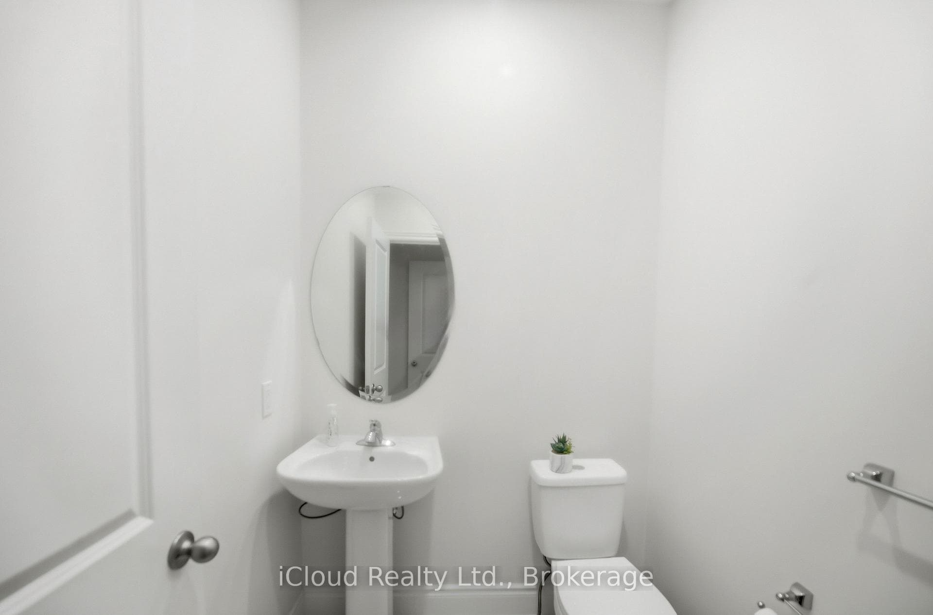5 Leith Drive photo 16