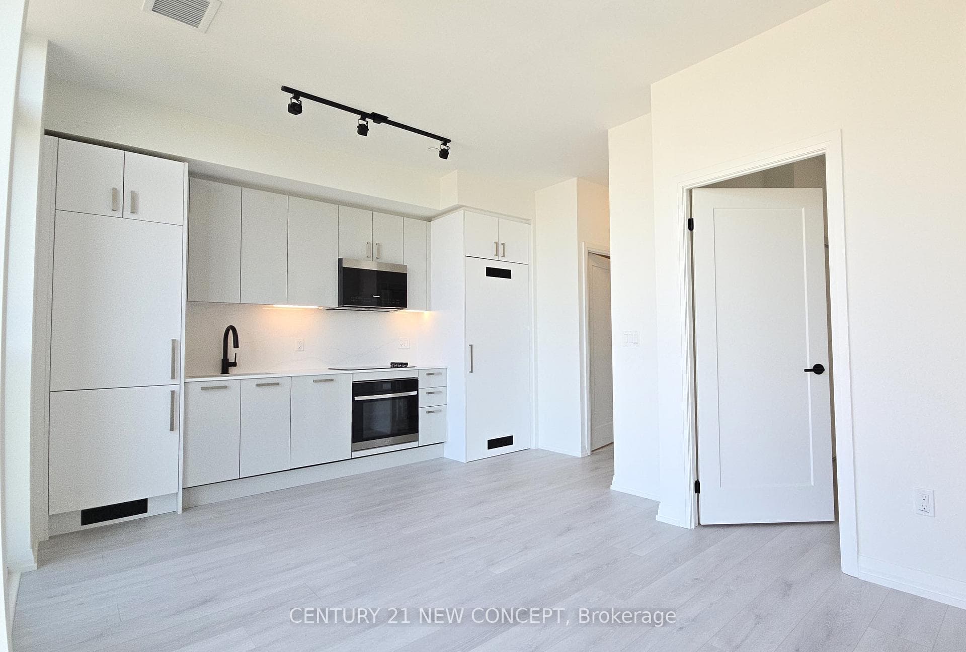 280 Dundas Street Unit 914 photo 9