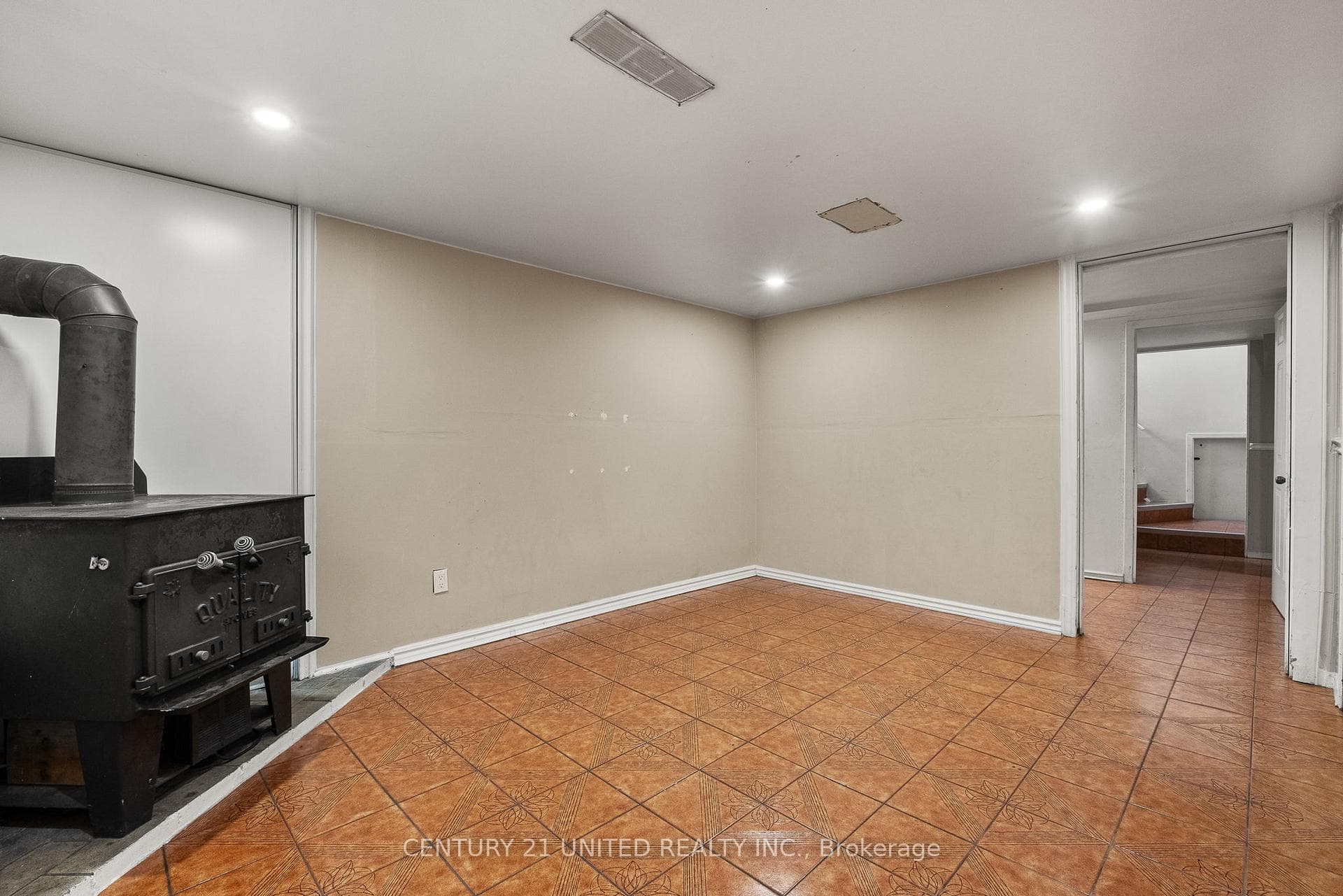 84 Goldsboro Road photo 34