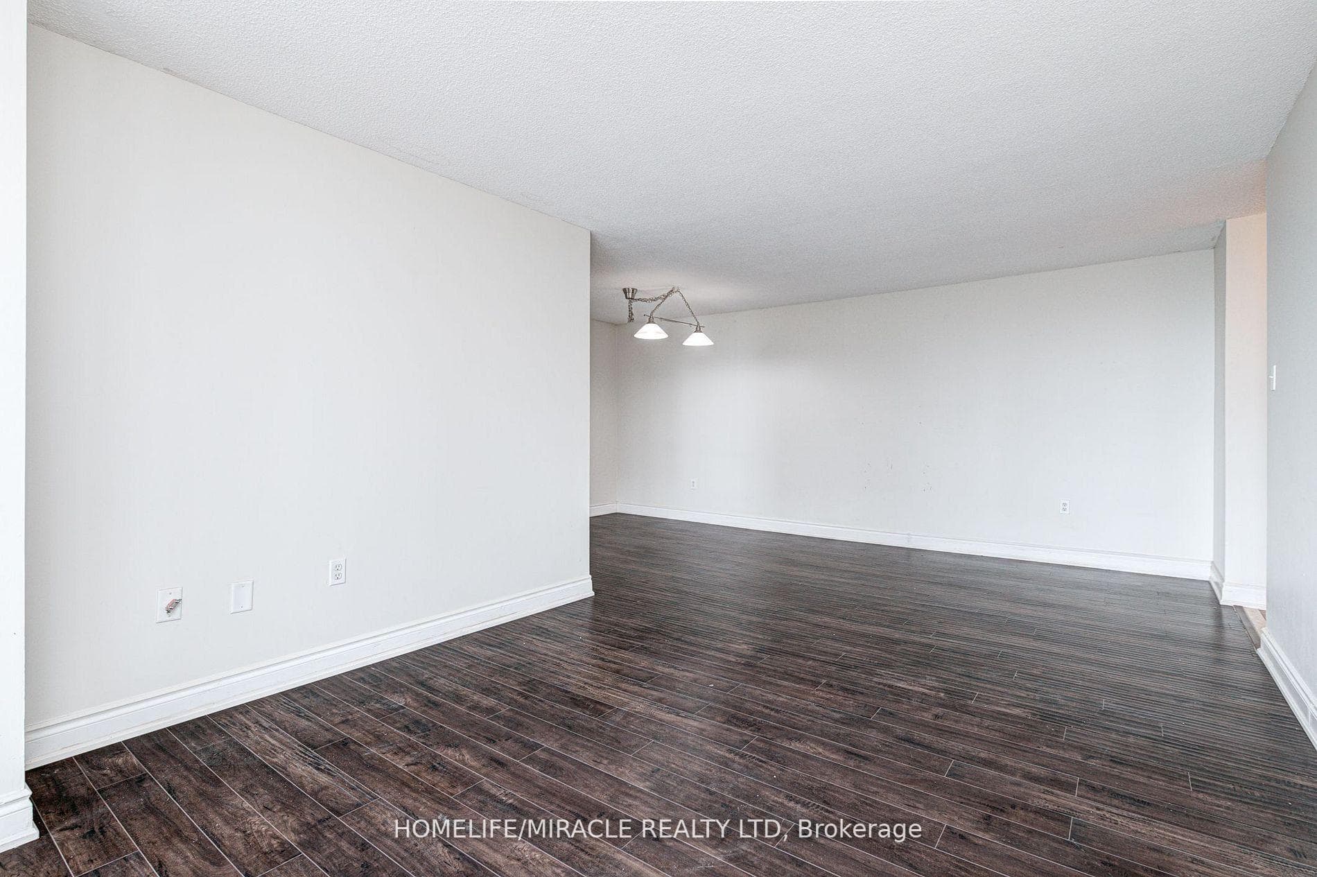 17 Knightsbridge Road Unit 1004 photo 7