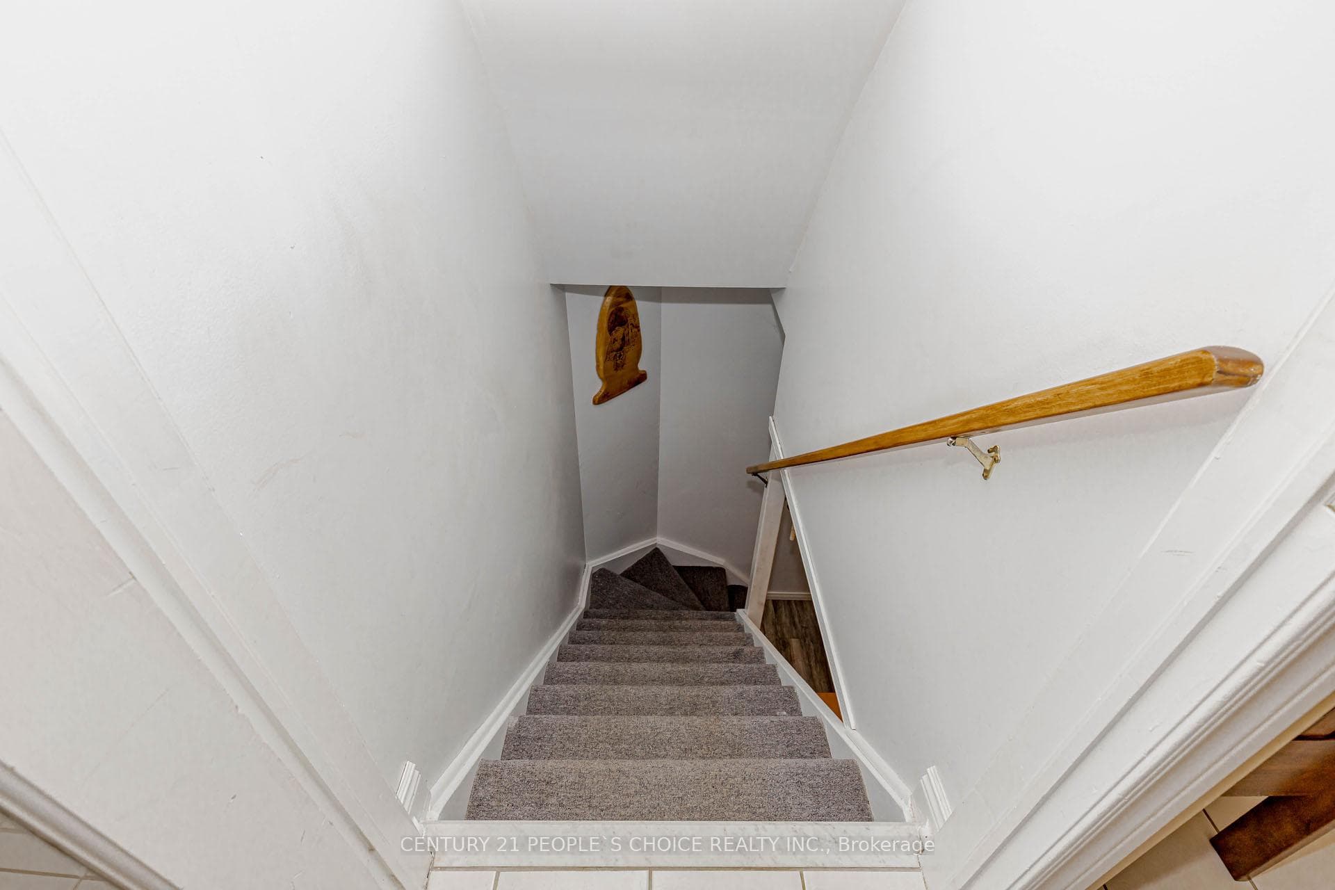 100 Blue Spruce Street photo 34