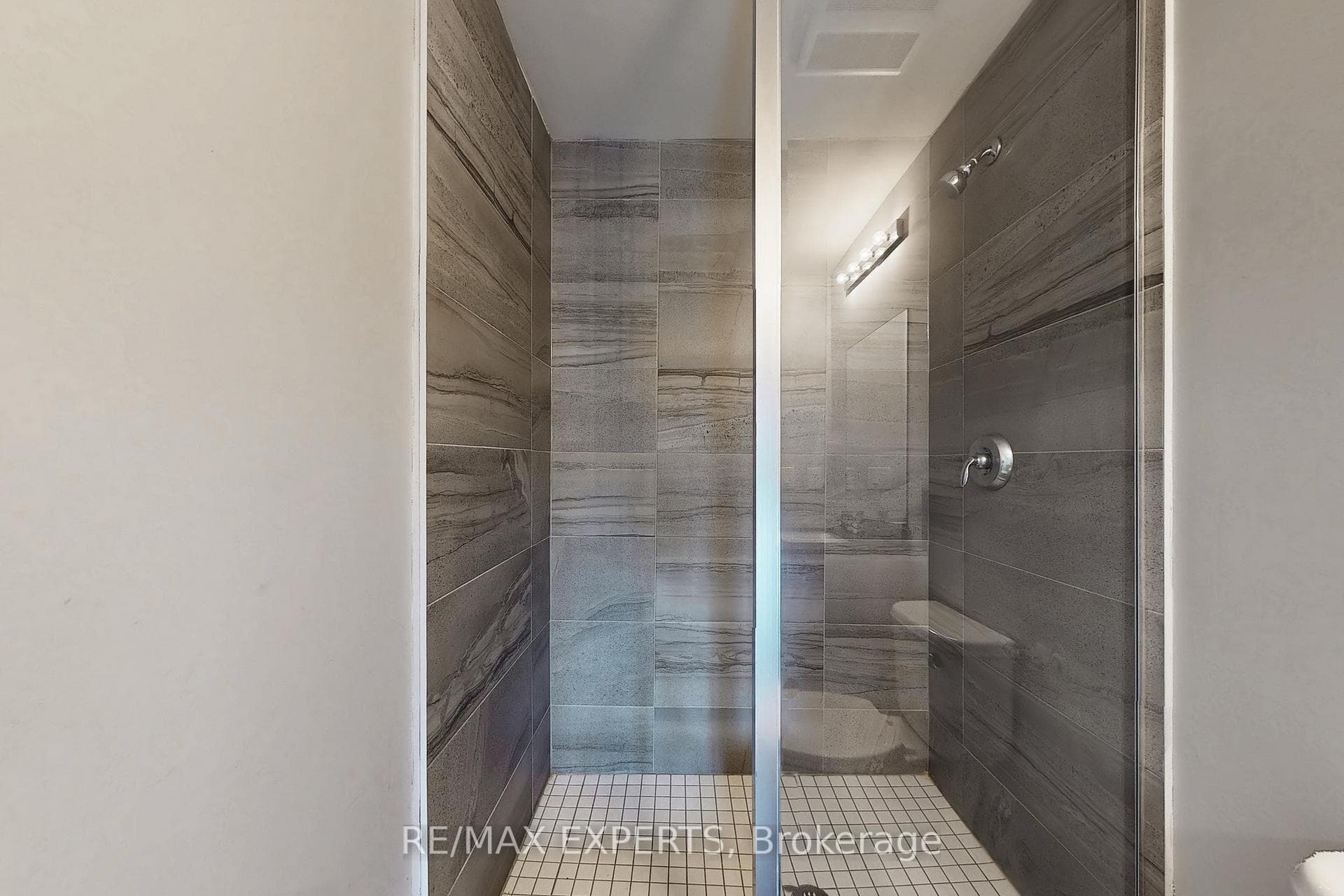 3237 Bayview Avenue Unit 104 photo 23