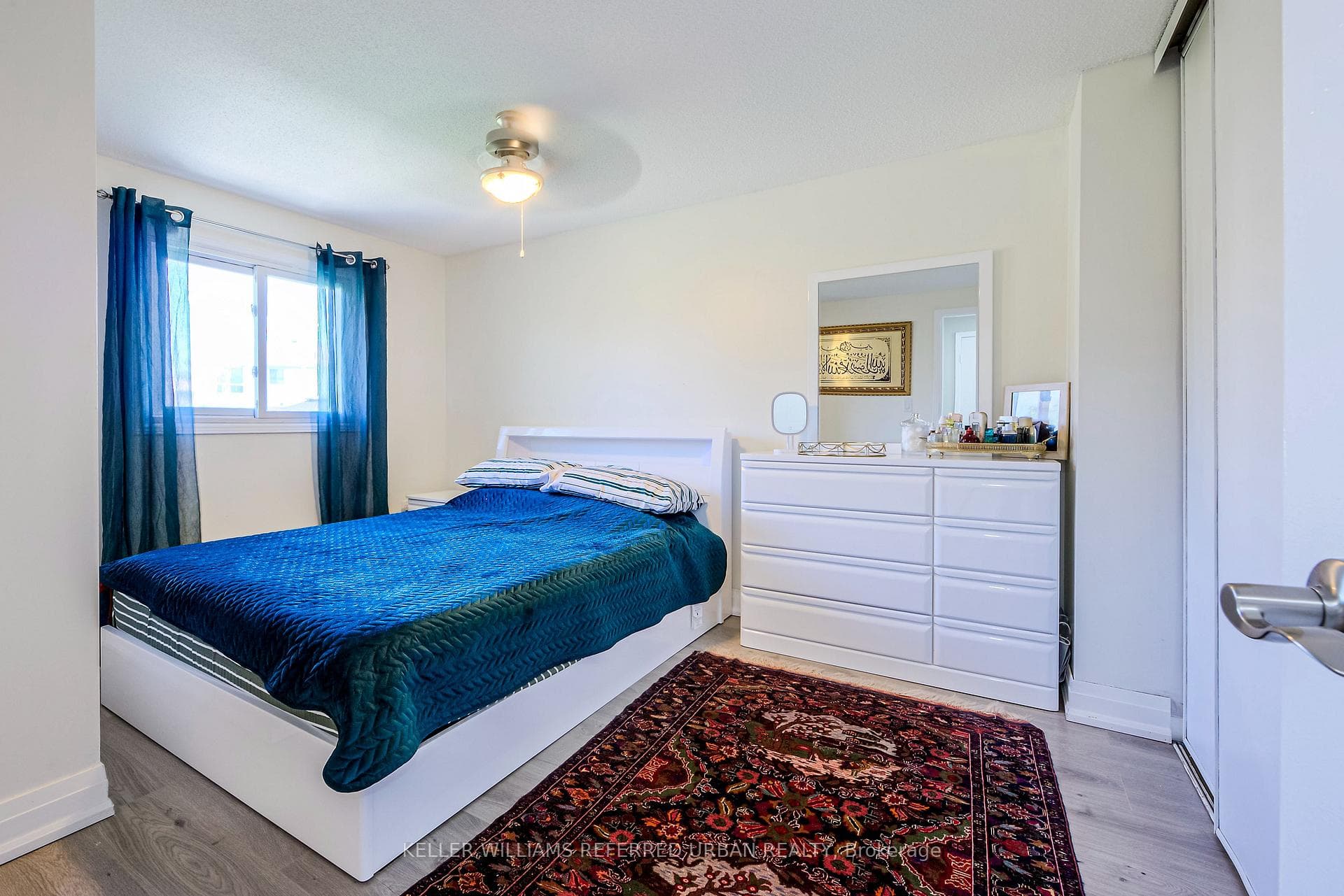 1047 Attersley Drive photo 35